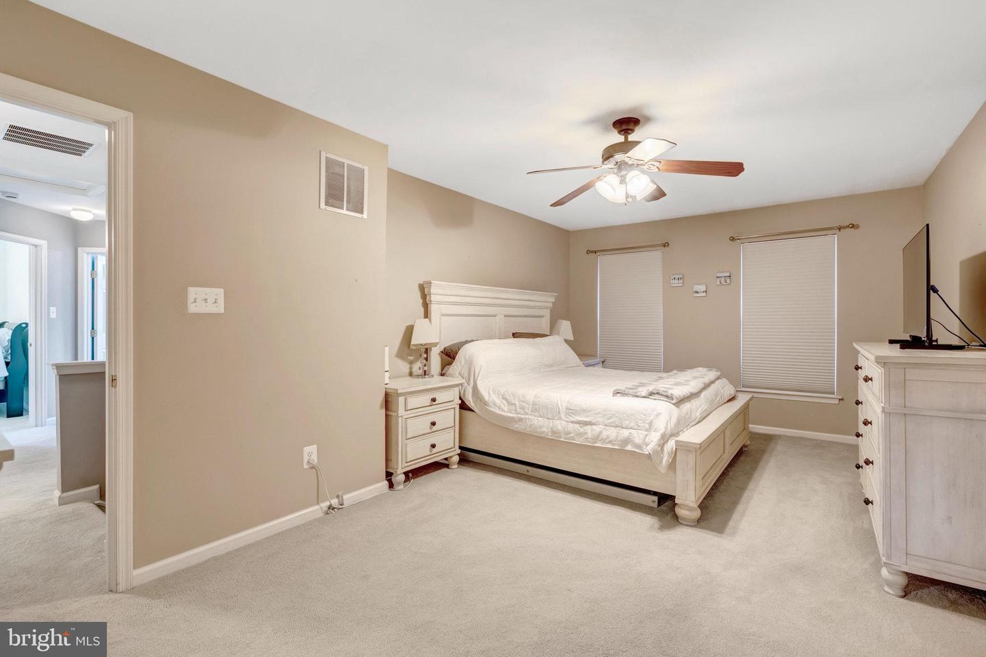 26221 LANDS END DR, CHANTILLY, Virginia 20152, 4 Bedrooms Bedrooms, 15 Rooms Rooms,2 BathroomsBathrooms,Residential,For sale,26221 LANDS END DR,VALO2102888 MLS # VALO2102888