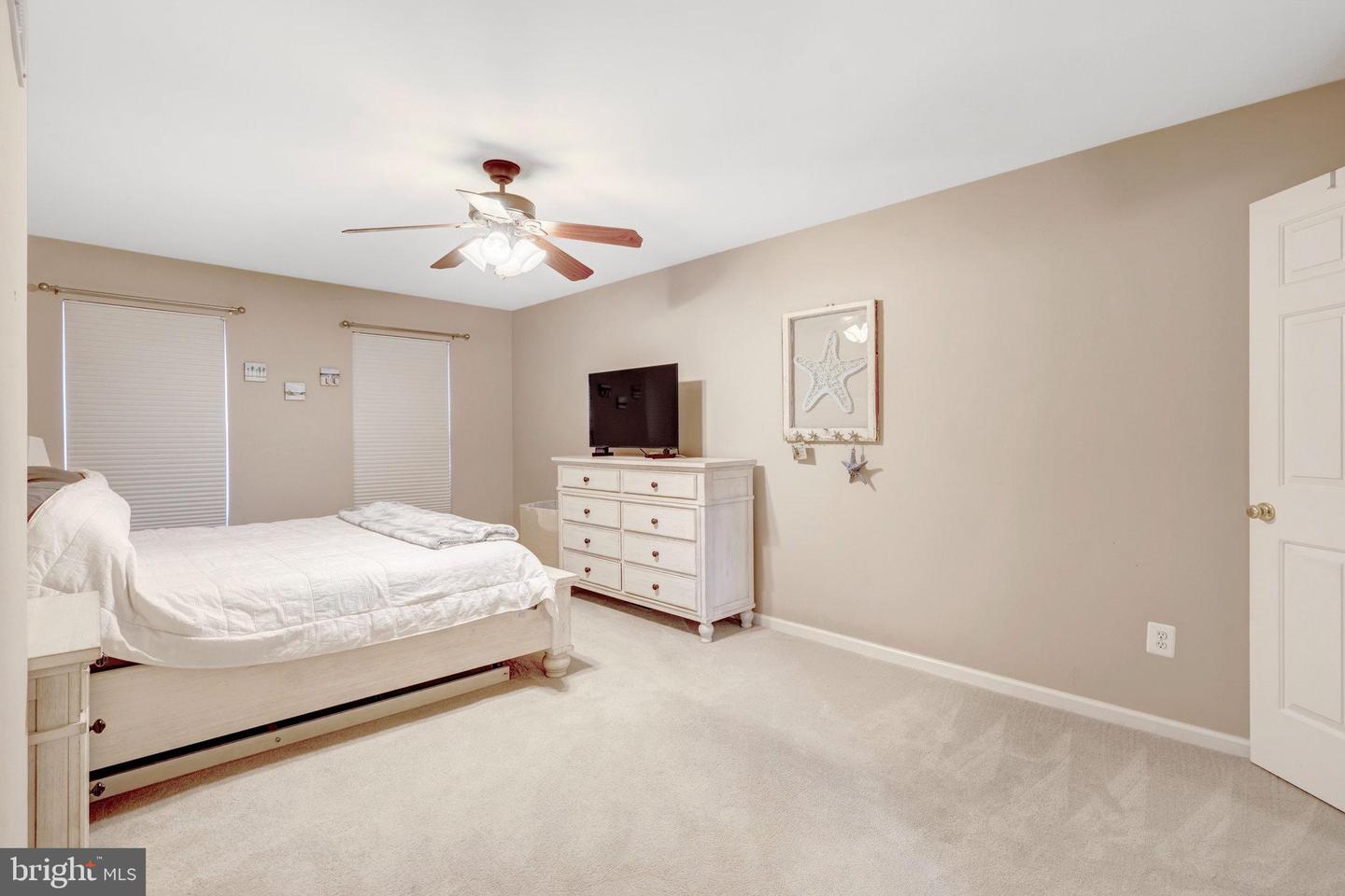 26221 LANDS END DR, CHANTILLY, Virginia 20152, 4 Bedrooms Bedrooms, 15 Rooms Rooms,2 BathroomsBathrooms,Residential,For sale,26221 LANDS END DR,VALO2102888 MLS # VALO2102888