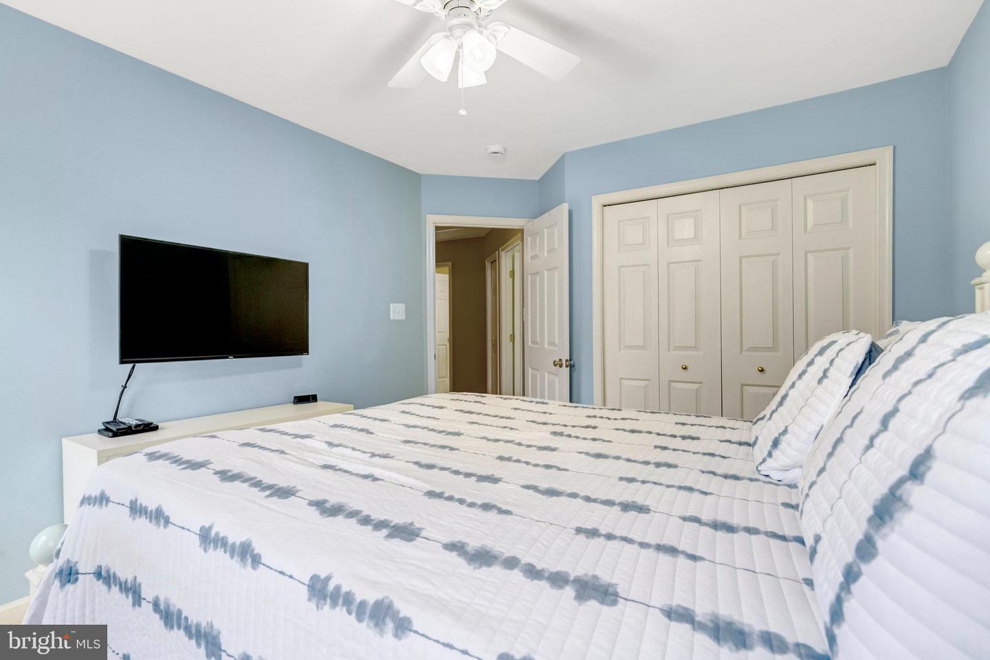 26221 LANDS END DR, CHANTILLY, Virginia 20152, 4 Bedrooms Bedrooms, 15 Rooms Rooms,2 BathroomsBathrooms,Residential,For sale,26221 LANDS END DR,VALO2102888 MLS # VALO2102888