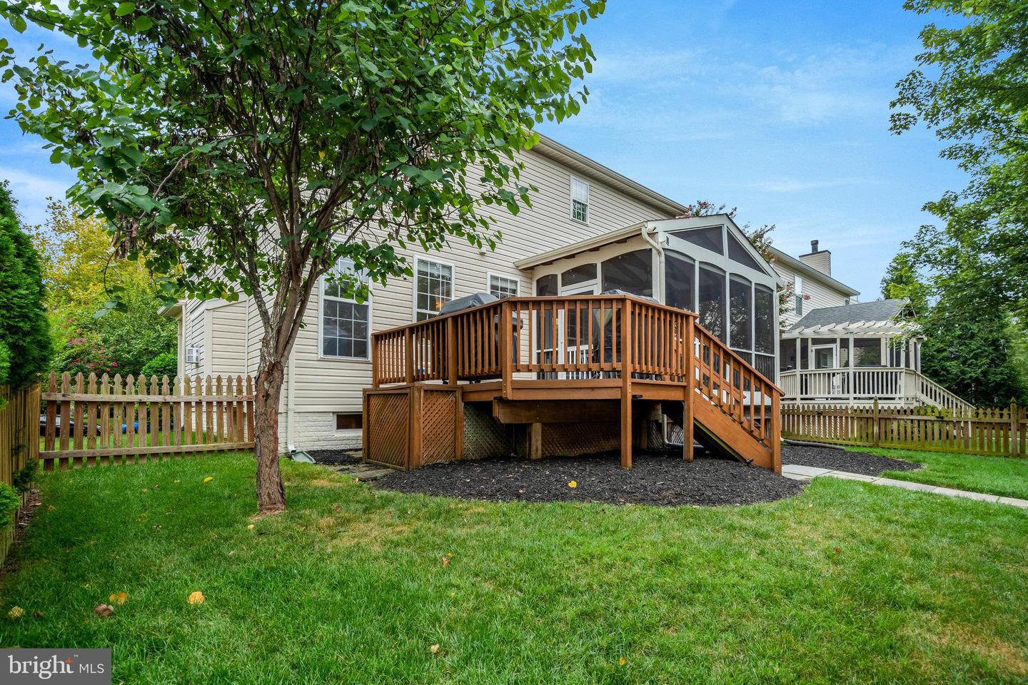26221 LANDS END DR, CHANTILLY, Virginia 20152, 4 Bedrooms Bedrooms, 15 Rooms Rooms,2 BathroomsBathrooms,Residential,For sale,26221 LANDS END DR,VALO2102888 MLS # VALO2102888