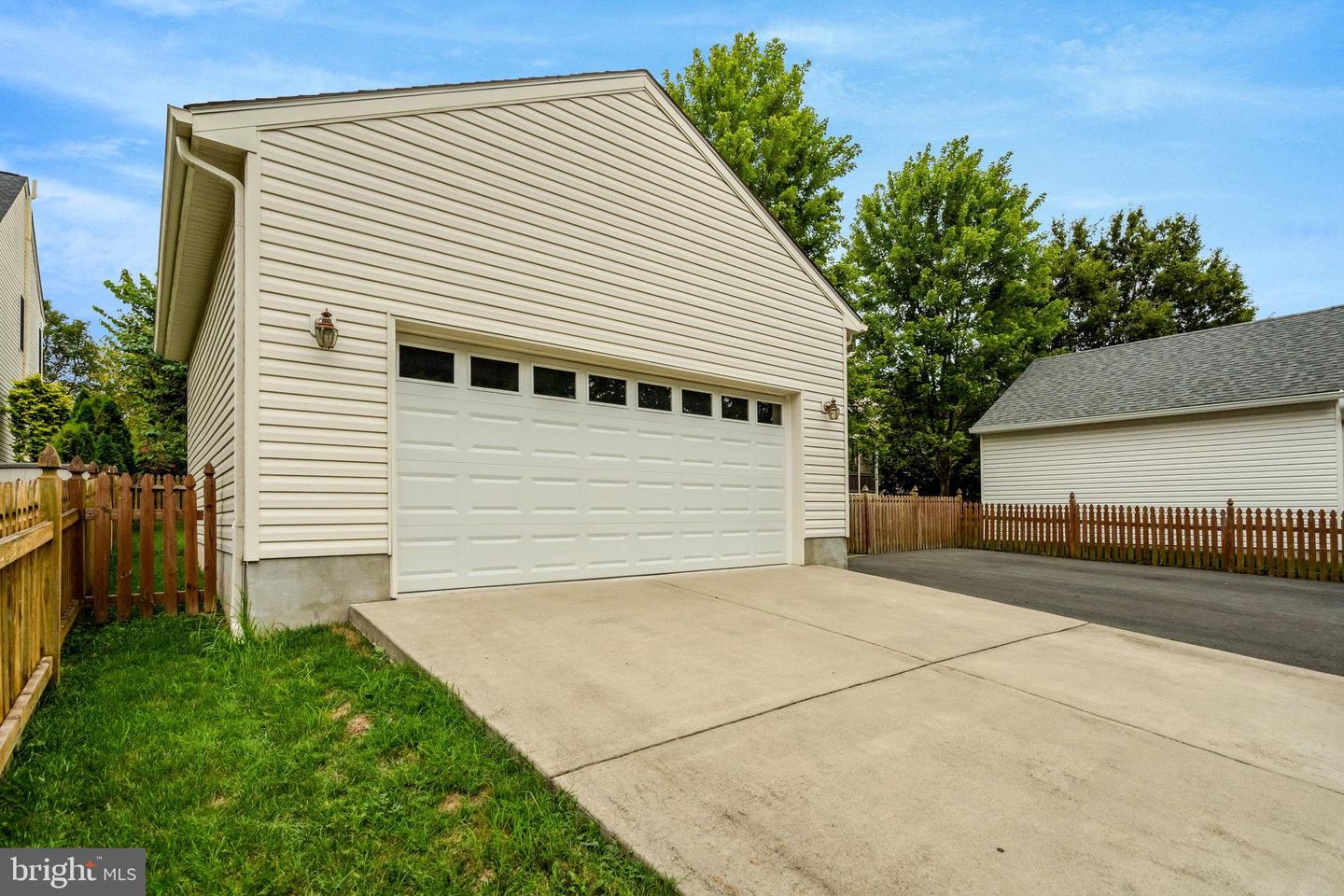 26221 LANDS END DR, CHANTILLY, Virginia 20152, 4 Bedrooms Bedrooms, 15 Rooms Rooms,2 BathroomsBathrooms,Residential,For sale,26221 LANDS END DR,VALO2102888 MLS # VALO2102888
