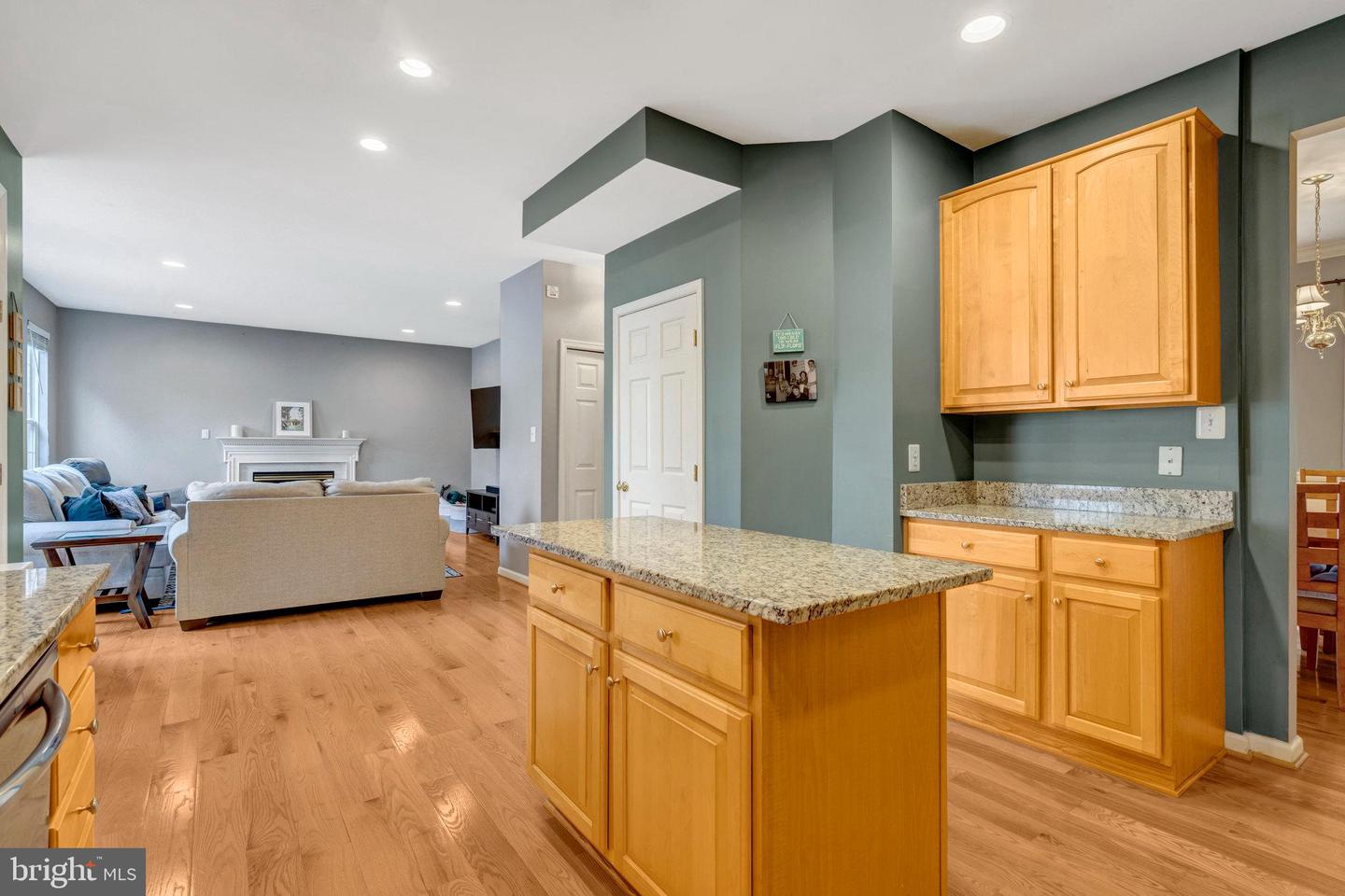 26221 LANDS END DR, CHANTILLY, Virginia 20152, 4 Bedrooms Bedrooms, 15 Rooms Rooms,2 BathroomsBathrooms,Residential,For sale,26221 LANDS END DR,VALO2102888 MLS # VALO2102888