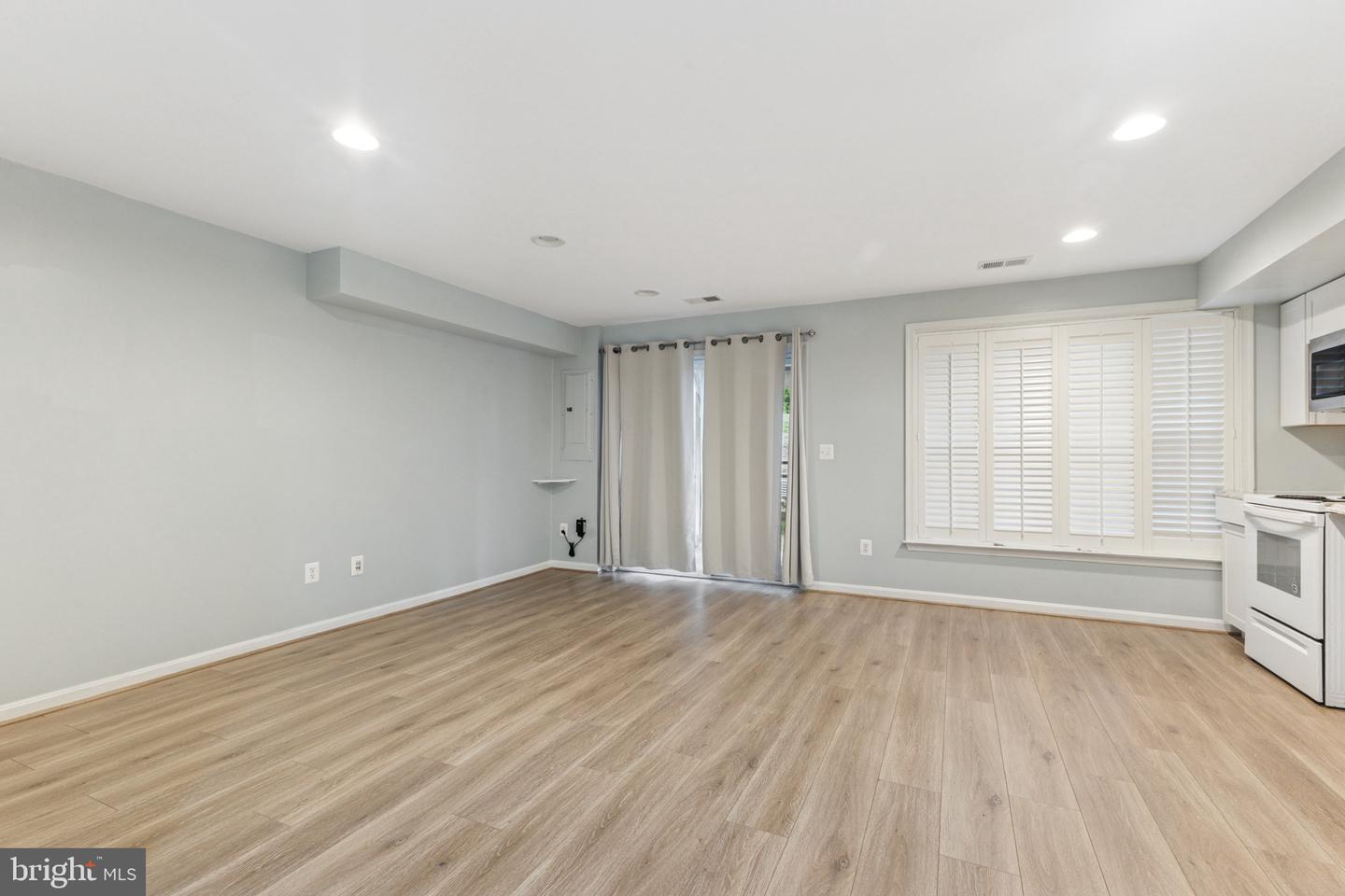 2470 BATTERY HILL CIR, WOODBRIDGE, Virginia 22191, 4 Bedrooms Bedrooms, ,3 BathroomsBathrooms,Residential,For sale,2470 BATTERY HILL CIR,VAPW2099874 MLS # VAPW2099874