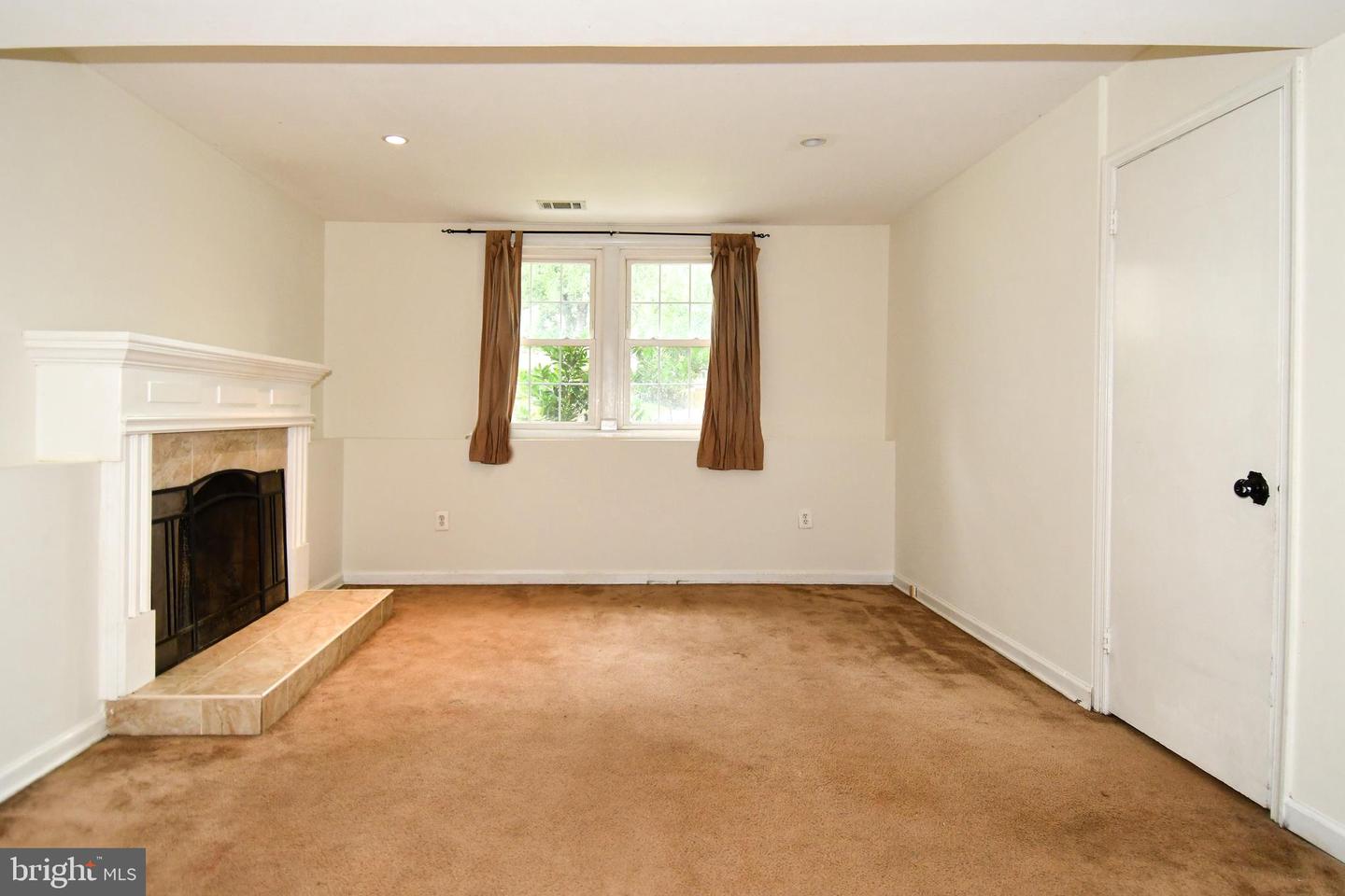 12703 LONGLEAF LN, HERNDON, Virginia 20170, 4 Bedrooms Bedrooms, ,2 BathroomsBathrooms,Residential,For sale,12703 LONGLEAF LN,VAFX2257702 MLS # VAFX2257702