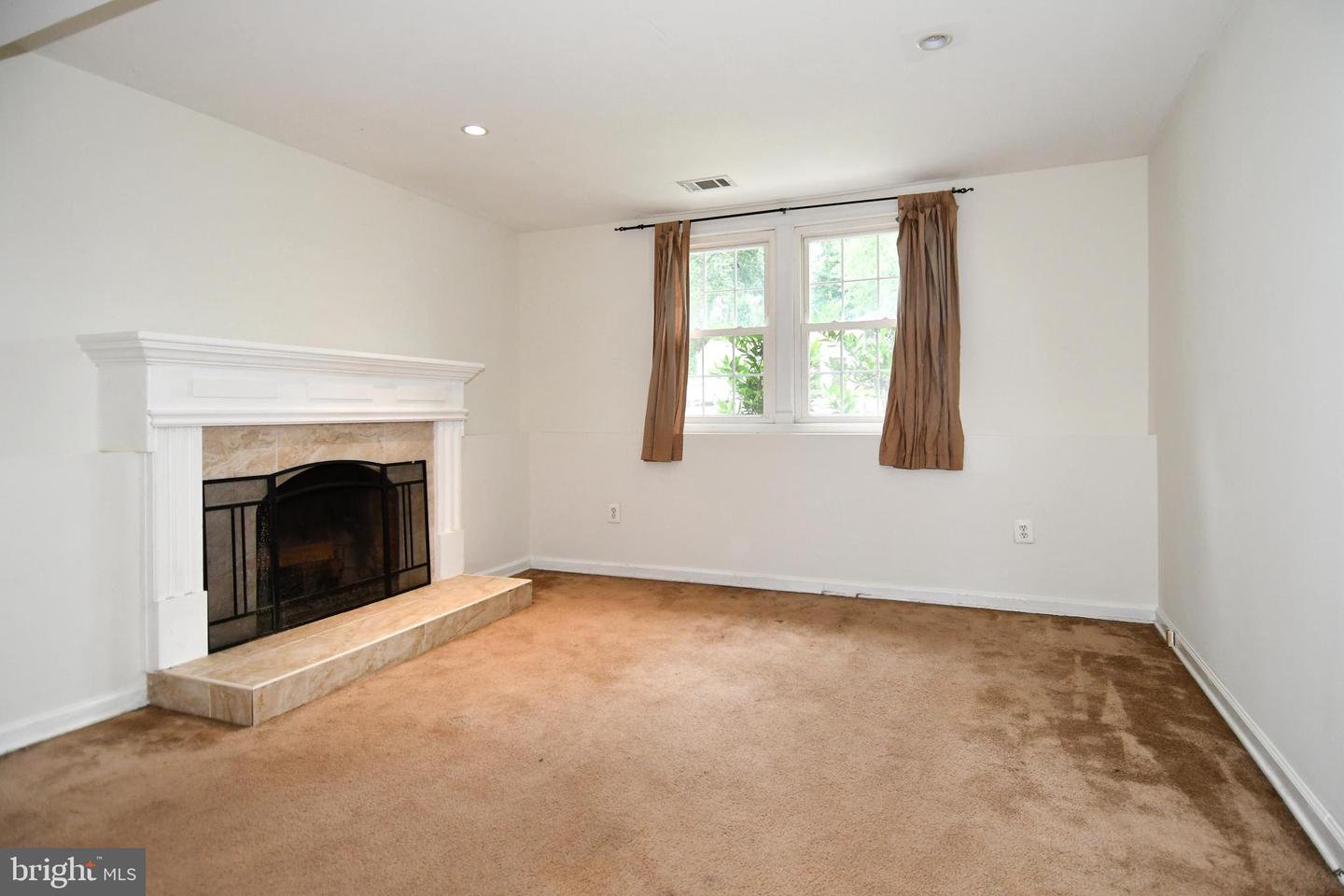12703 LONGLEAF LN, HERNDON, Virginia 20170, 4 Bedrooms Bedrooms, ,2 BathroomsBathrooms,Residential,For sale,12703 LONGLEAF LN,VAFX2257702 MLS # VAFX2257702