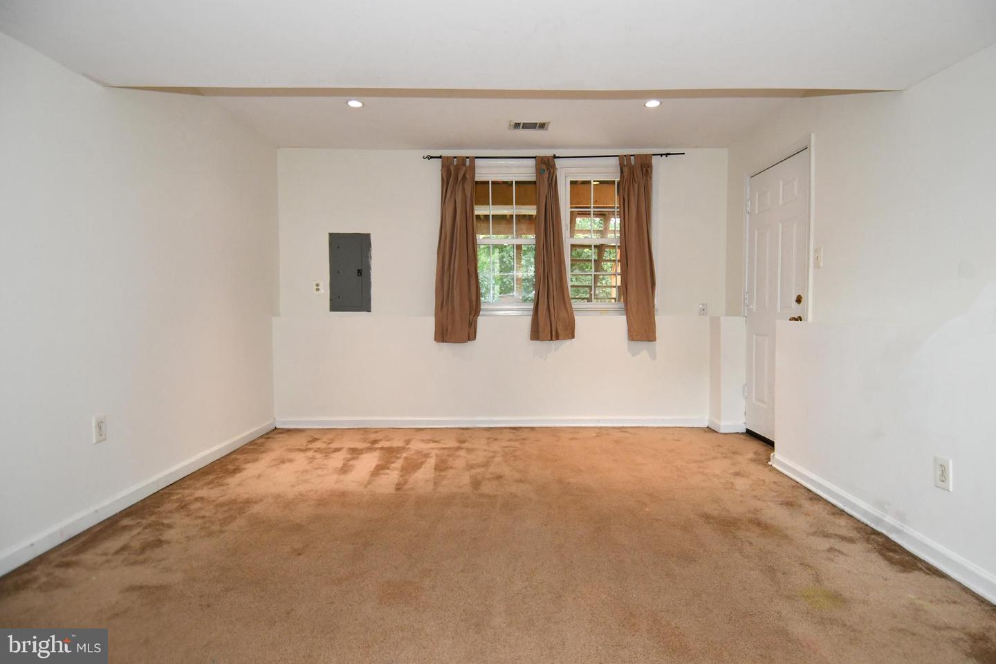 12703 LONGLEAF LN, HERNDON, Virginia 20170, 4 Bedrooms Bedrooms, ,2 BathroomsBathrooms,Residential,For sale,12703 LONGLEAF LN,VAFX2257702 MLS # VAFX2257702