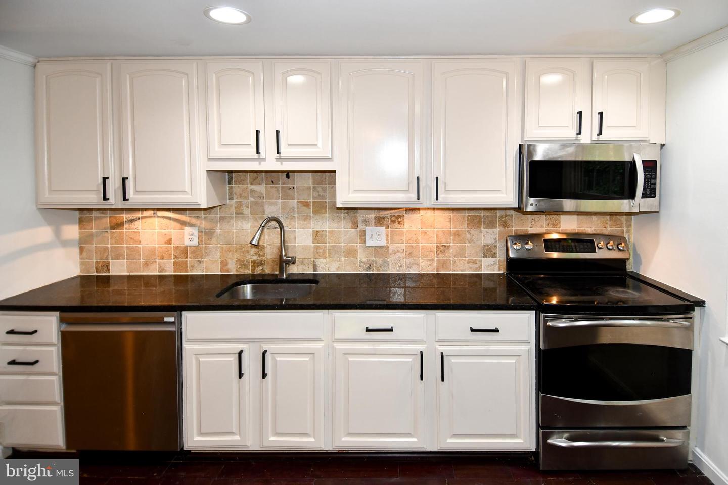 12703 LONGLEAF LN, HERNDON, Virginia 20170, 4 Bedrooms Bedrooms, ,2 BathroomsBathrooms,Residential,For sale,12703 LONGLEAF LN,VAFX2257702 MLS # VAFX2257702