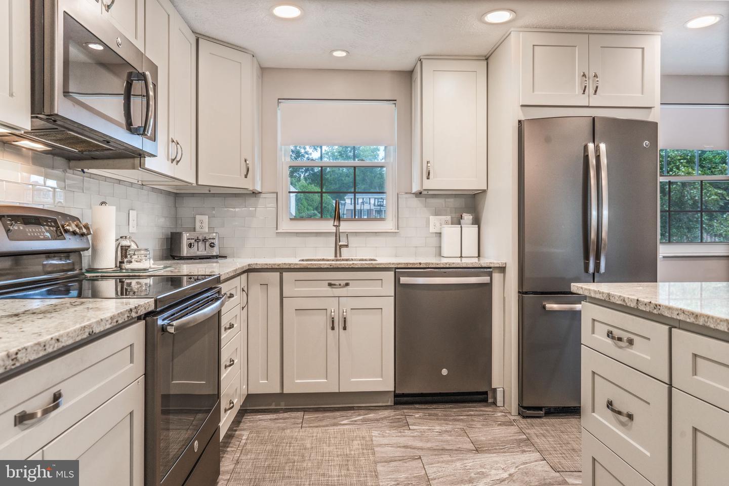 9810 BRIGHTLEA DR, VIENNA, Virginia 22181, 4 Bedrooms Bedrooms, 6 Rooms Rooms,2 BathroomsBathrooms,Residential,For sale,9810 BRIGHTLEA DR,VAFX2258072 MLS # VAFX2258072