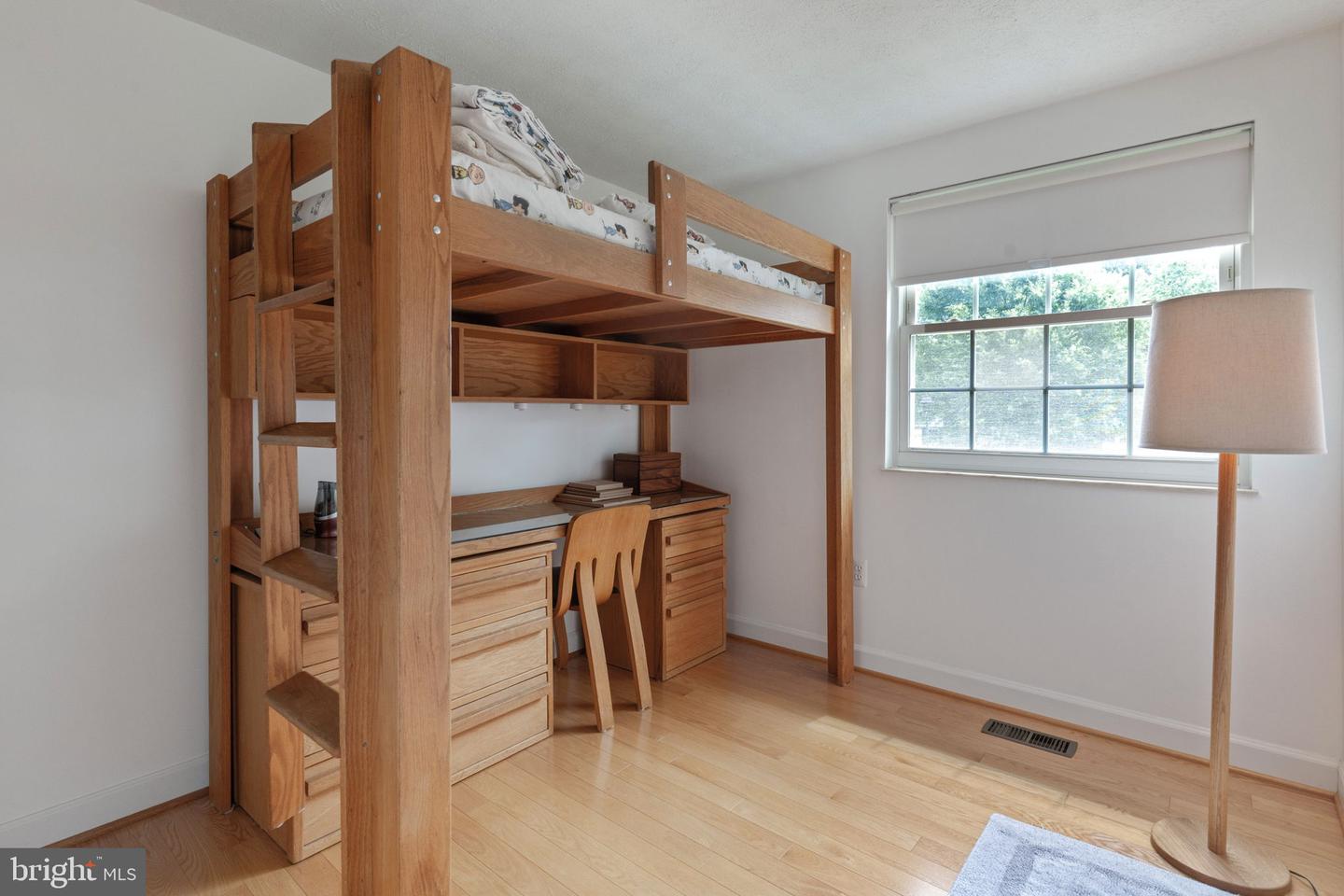 9810 BRIGHTLEA DR, VIENNA, Virginia 22181, 4 Bedrooms Bedrooms, 6 Rooms Rooms,2 BathroomsBathrooms,Residential,For sale,9810 BRIGHTLEA DR,VAFX2258072 MLS # VAFX2258072