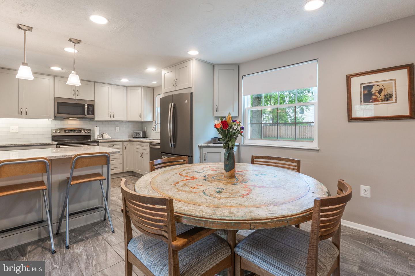 9810 BRIGHTLEA DR, VIENNA, Virginia 22181, 4 Bedrooms Bedrooms, 6 Rooms Rooms,2 BathroomsBathrooms,Residential,For sale,9810 BRIGHTLEA DR,VAFX2258072 MLS # VAFX2258072