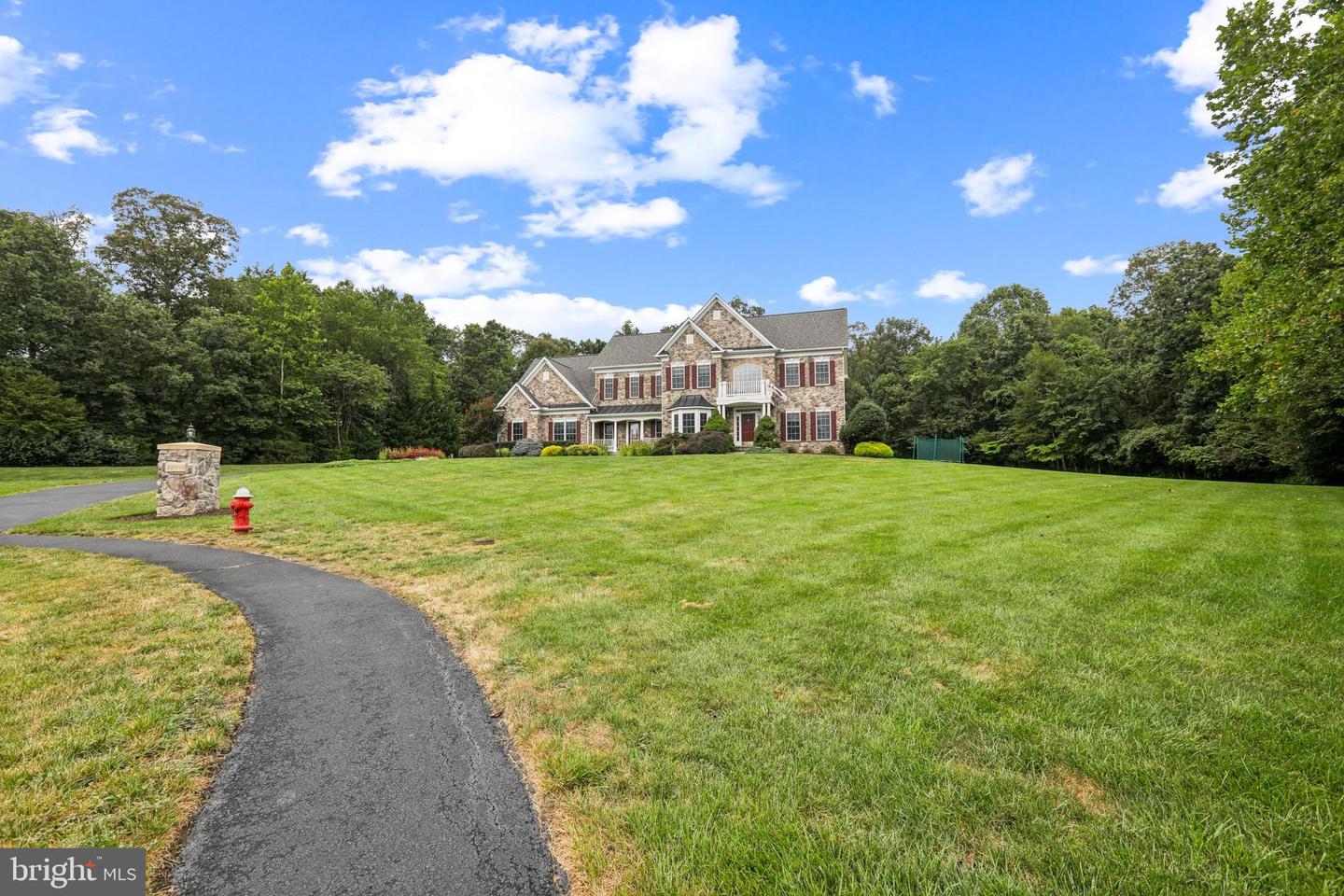 42804 APPALOOSA TRAIL CT, CHANTILLY, Virginia 20152, 5 Bedrooms Bedrooms, ,5 BathroomsBathrooms,Residential,For sale,42804 APPALOOSA TRAIL CT,VALO2103512 MLS # VALO2103512