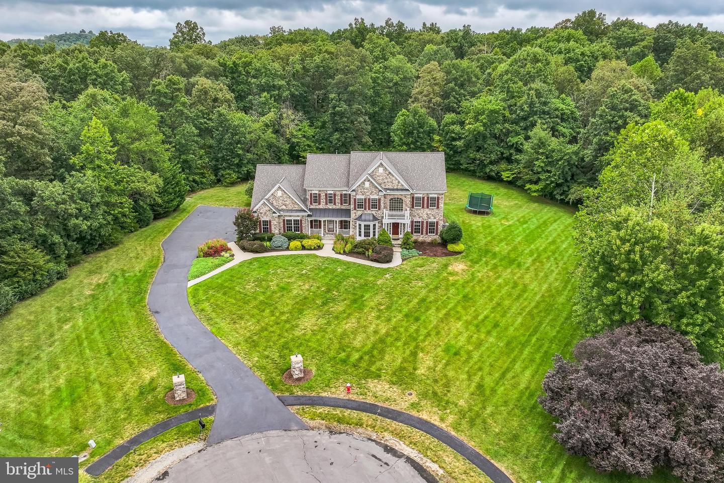 42804 APPALOOSA TRAIL CT, CHANTILLY, Virginia 20152, 5 Bedrooms Bedrooms, ,5 BathroomsBathrooms,Residential,For sale,42804 APPALOOSA TRAIL CT,VALO2103512 MLS # VALO2103512