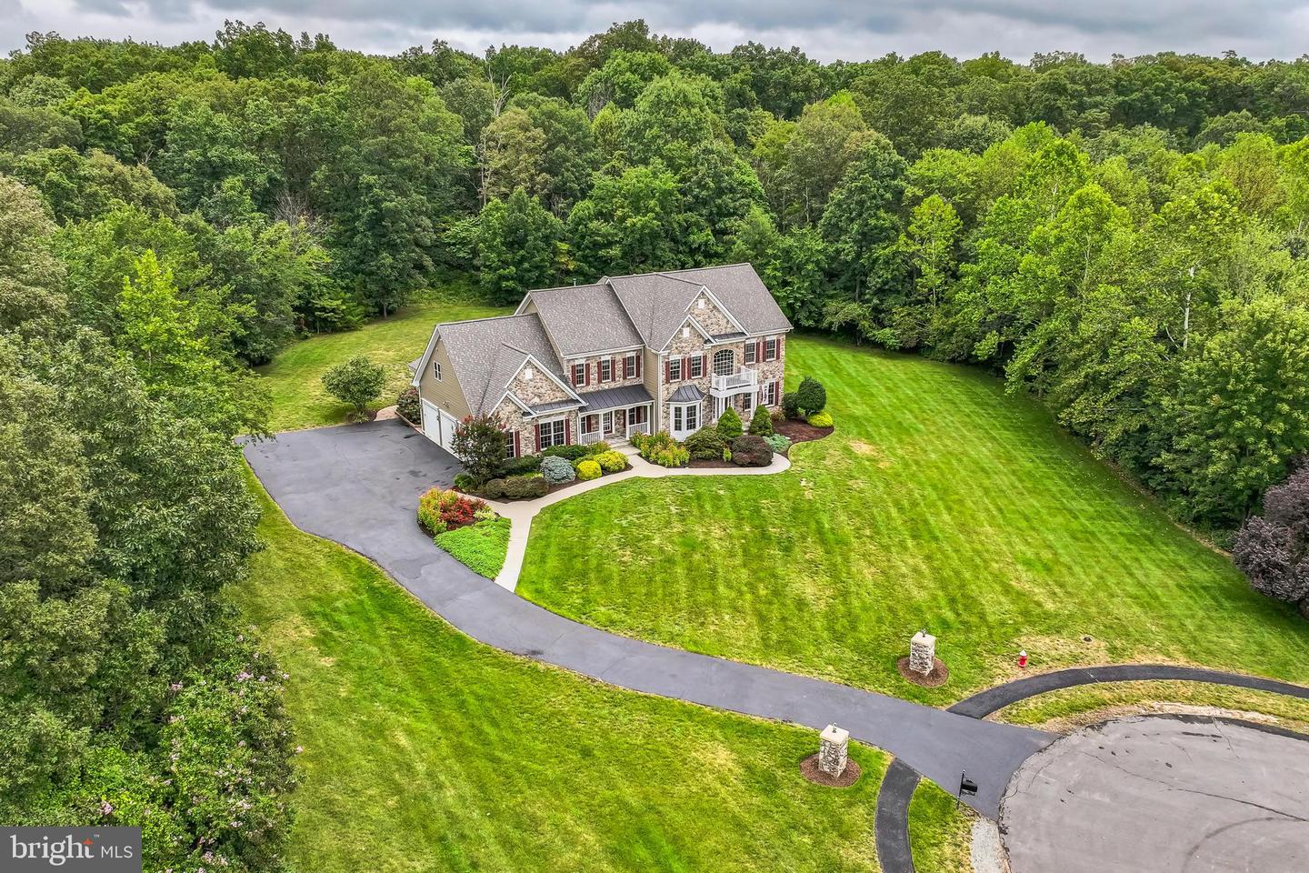 42804 APPALOOSA TRAIL CT, CHANTILLY, Virginia 20152, 5 Bedrooms Bedrooms, ,5 BathroomsBathrooms,Residential,For sale,42804 APPALOOSA TRAIL CT,VALO2103512 MLS # VALO2103512