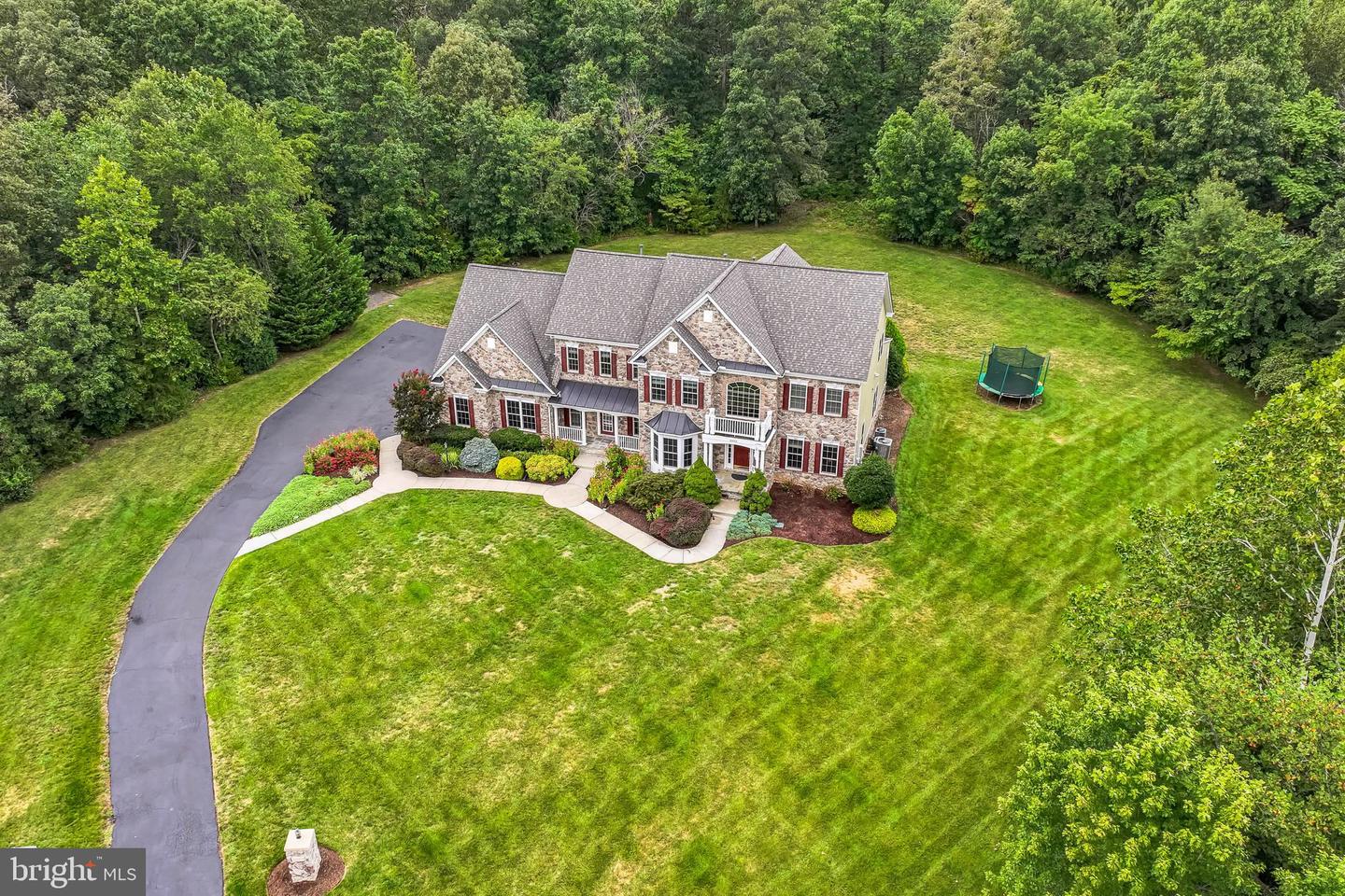 42804 APPALOOSA TRAIL CT, CHANTILLY, Virginia 20152, 5 Bedrooms Bedrooms, ,5 BathroomsBathrooms,Residential,For sale,42804 APPALOOSA TRAIL CT,VALO2103512 MLS # VALO2103512