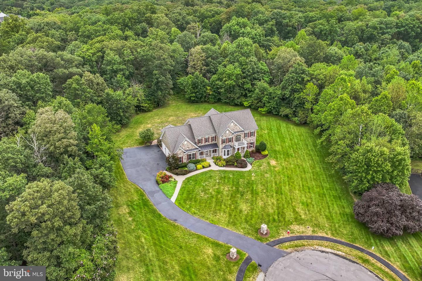 42804 APPALOOSA TRAIL CT, CHANTILLY, Virginia 20152, 5 Bedrooms Bedrooms, ,5 BathroomsBathrooms,Residential,For sale,42804 APPALOOSA TRAIL CT,VALO2103512 MLS # VALO2103512