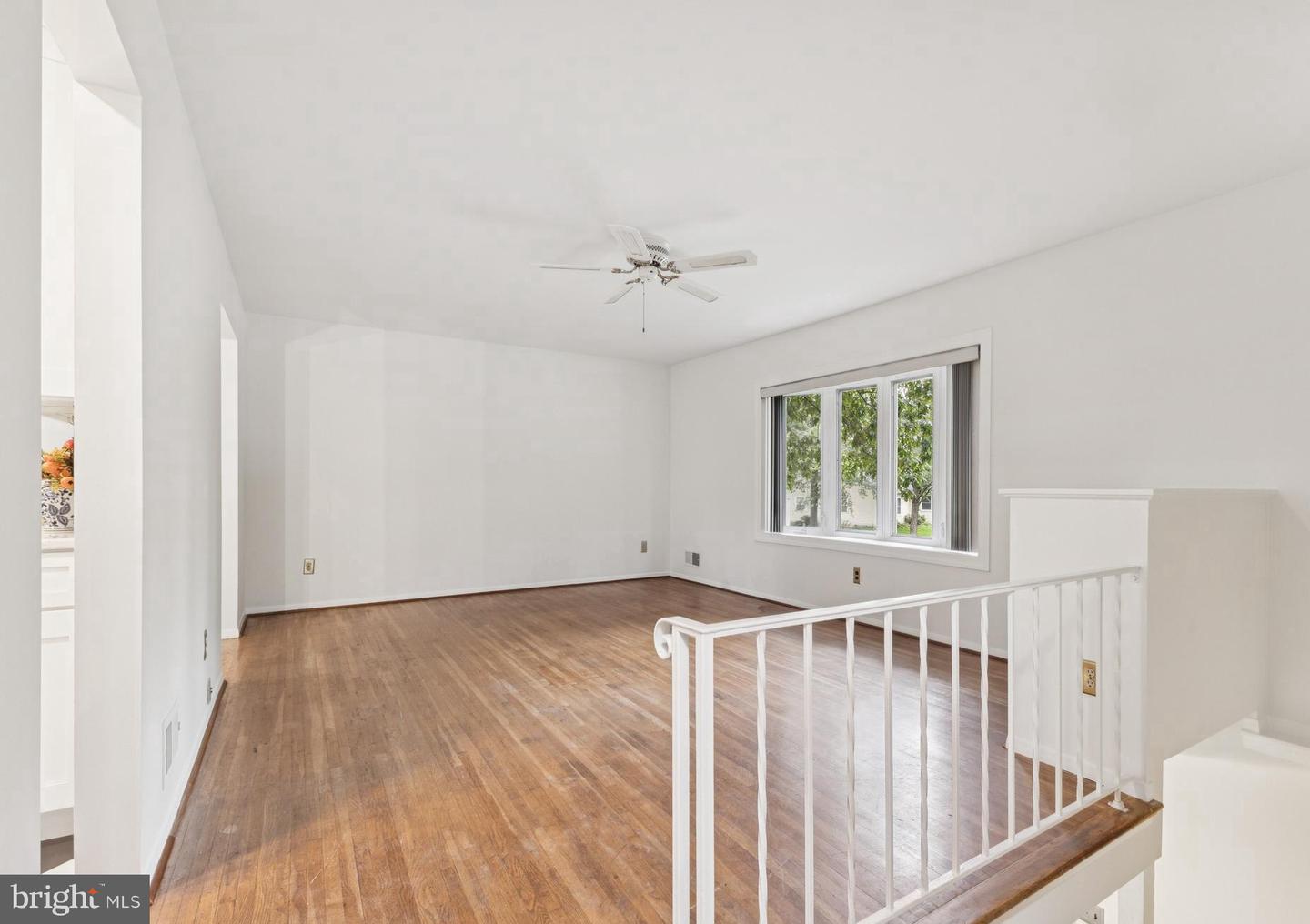 13719 MCGILL DR, CHANTILLY, Virginia 20151, 4 Bedrooms Bedrooms, ,2 BathroomsBathrooms,Residential,For sale,13719 MCGILL DR,VAFX2258856 MLS # VAFX2258856