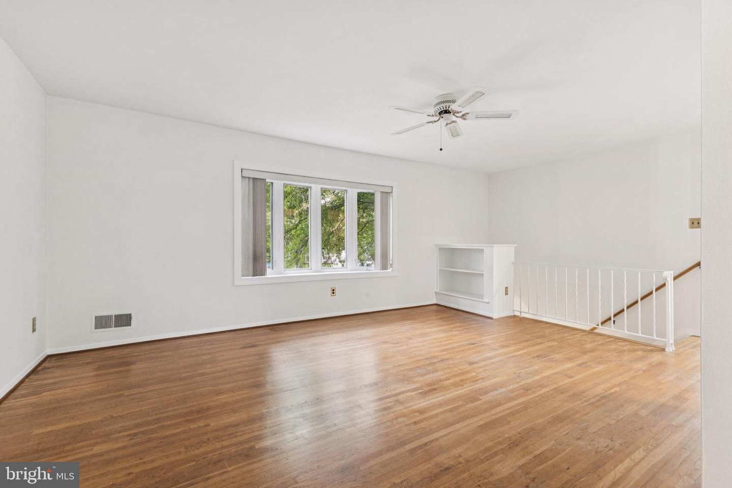 13719 MCGILL DR, CHANTILLY, Virginia 20151, 4 Bedrooms Bedrooms, ,2 BathroomsBathrooms,Residential,For sale,13719 MCGILL DR,VAFX2258856 MLS # VAFX2258856