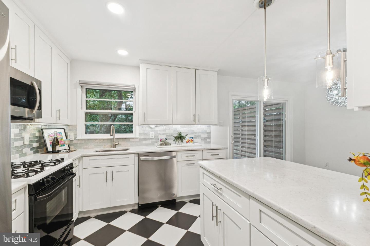 13719 MCGILL DR, CHANTILLY, Virginia 20151, 4 Bedrooms Bedrooms, ,2 BathroomsBathrooms,Residential,For sale,13719 MCGILL DR,VAFX2258856 MLS # VAFX2258856