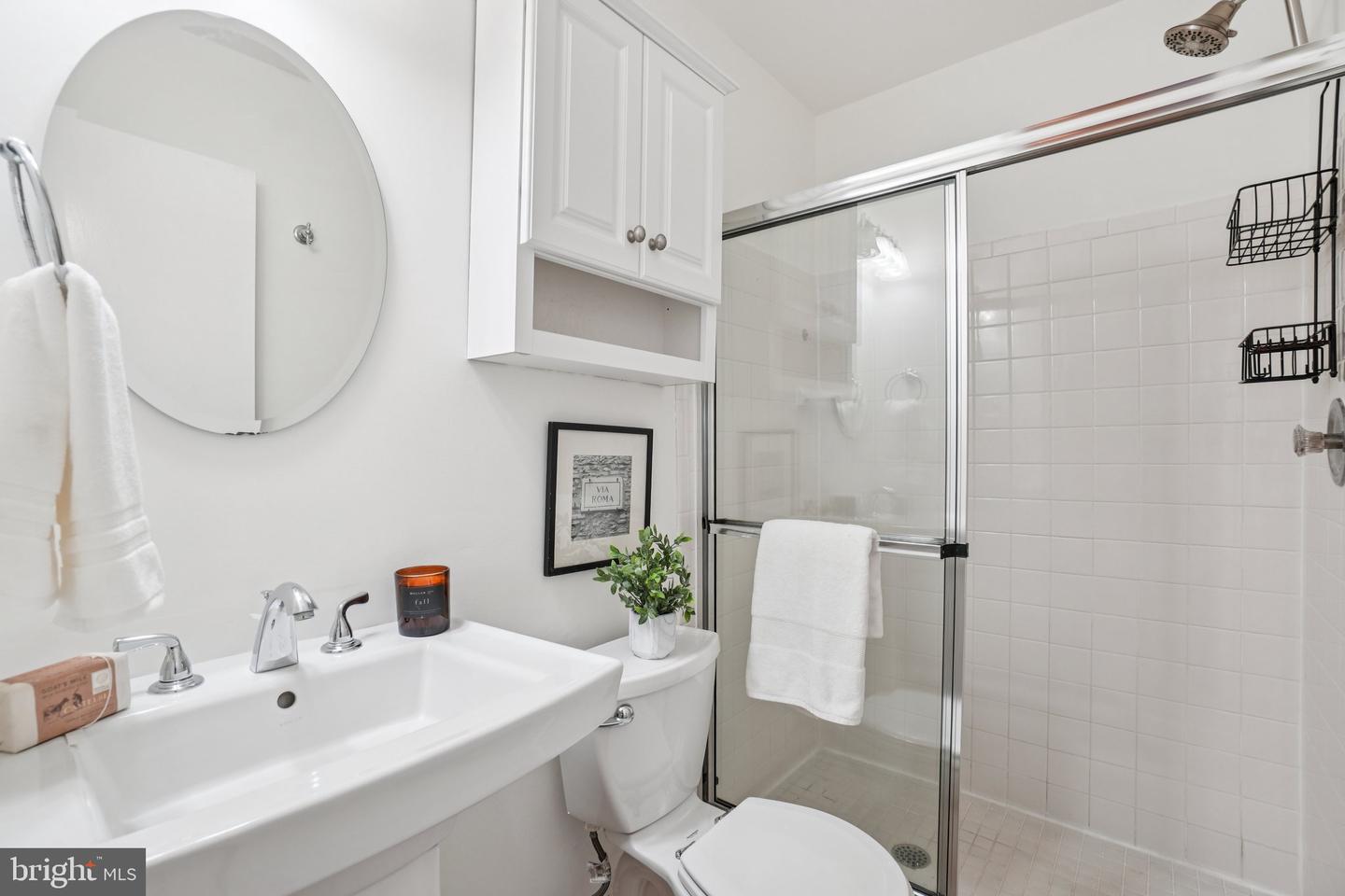 3321 SPRING LN, FALLS CHURCH, Virginia 22041, 3 Bedrooms Bedrooms, ,2 BathroomsBathrooms,Residential,For sale,3321 SPRING LN,VAFX2258930 MLS # VAFX2258930