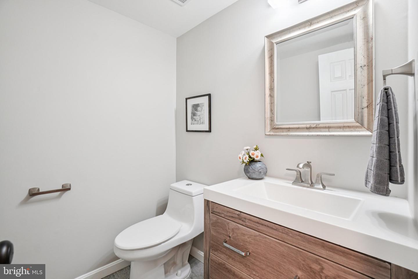 3321 SPRING LN, FALLS CHURCH, Virginia 22041, 3 Bedrooms Bedrooms, ,2 BathroomsBathrooms,Residential,For sale,3321 SPRING LN,VAFX2258930 MLS # VAFX2258930