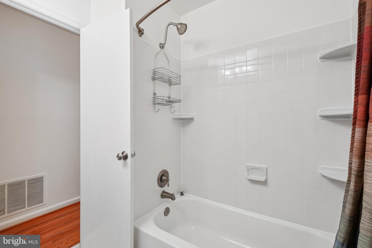 3321 SPRING LN, FALLS CHURCH, Virginia 22041, 3 Bedrooms Bedrooms, ,2 BathroomsBathrooms,Residential,For sale,3321 SPRING LN,VAFX2258930 MLS # VAFX2258930