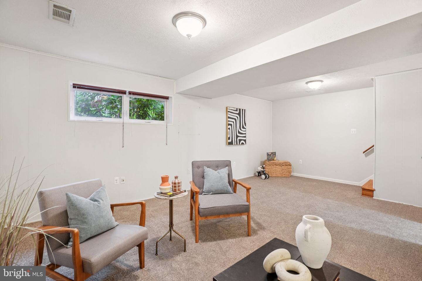 3321 SPRING LN, FALLS CHURCH, Virginia 22041, 3 Bedrooms Bedrooms, ,2 BathroomsBathrooms,Residential,For sale,3321 SPRING LN,VAFX2258930 MLS # VAFX2258930