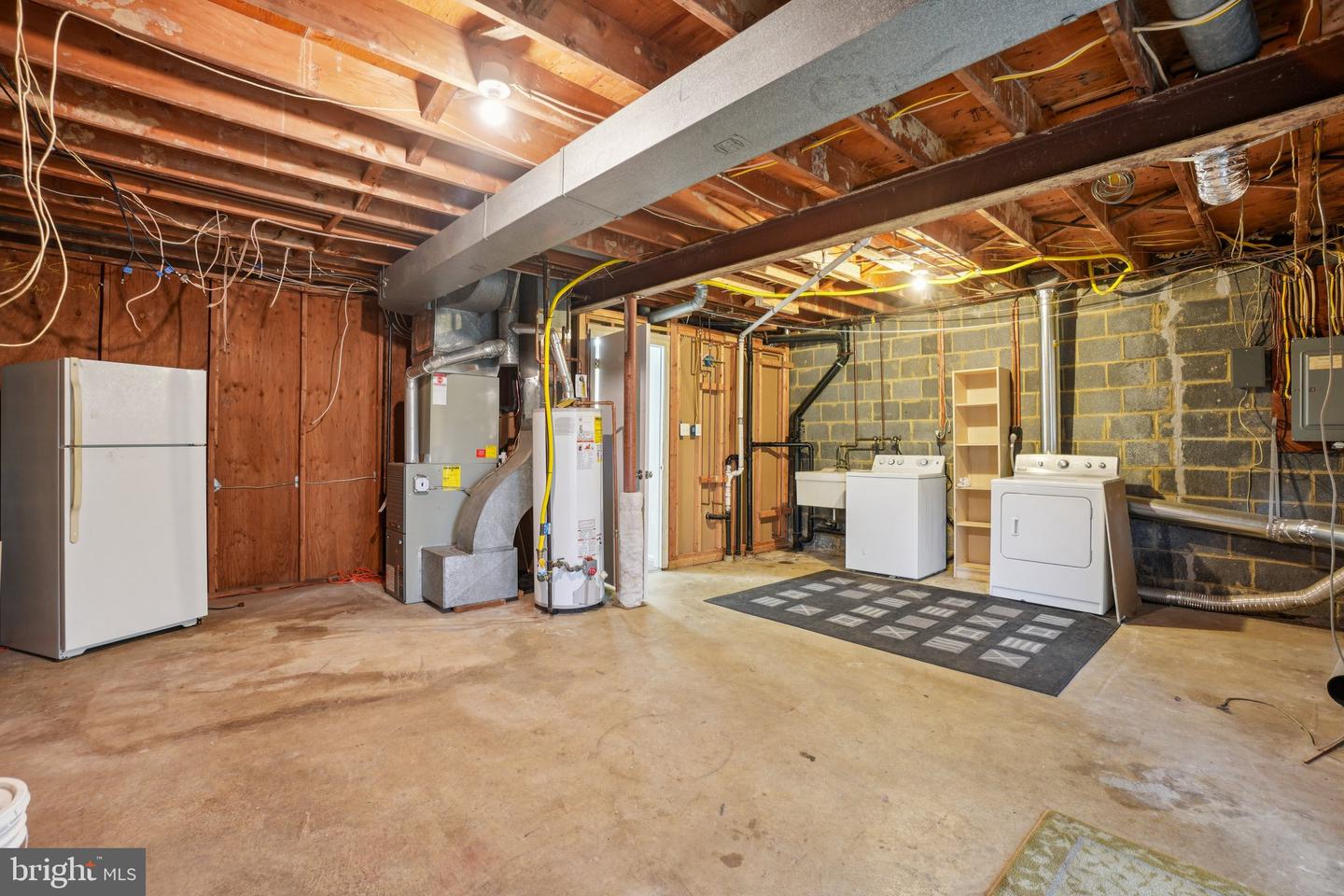 3321 SPRING LN, FALLS CHURCH, Virginia 22041, 3 Bedrooms Bedrooms, ,2 BathroomsBathrooms,Residential,For sale,3321 SPRING LN,VAFX2258930 MLS # VAFX2258930