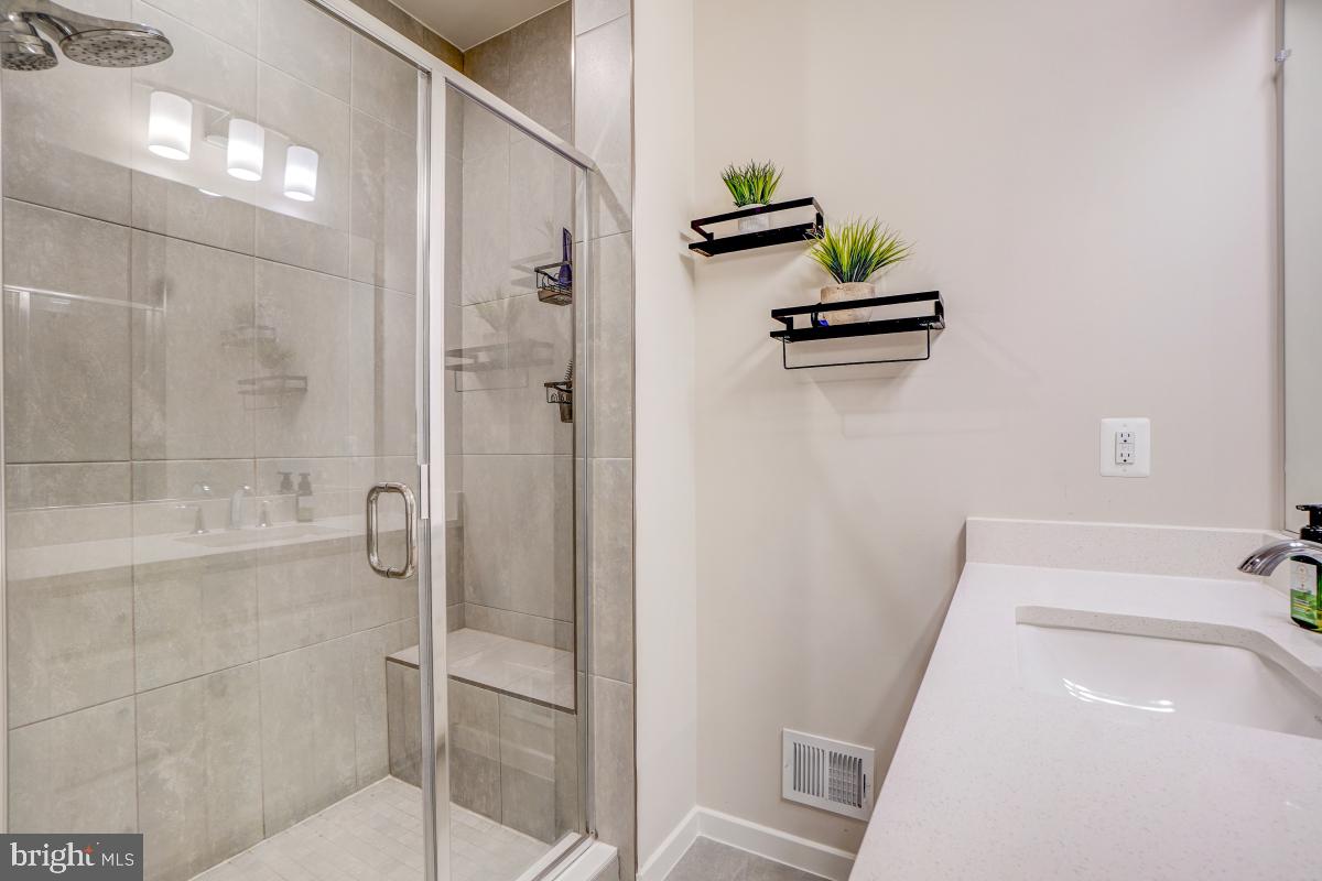 408-B PULLMAN PL, MANASSAS PARK, Virginia 20111, 3 Bedrooms Bedrooms, ,2 BathroomsBathrooms,Residential,For sale,408-B PULLMAN PL,VAMP2003250 MLS # VAMP2003250