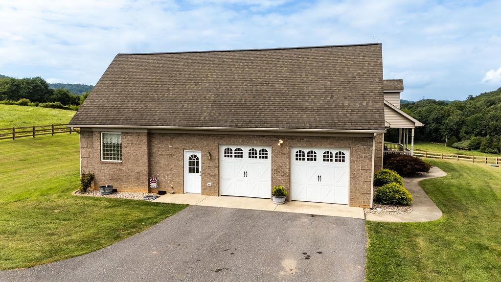 448 STUARTS DRAFT HWY, STAUNTON, Virginia 24401, 3 Bedrooms Bedrooms, ,2 BathroomsBathrooms,Residential,448 STUARTS DRAFT HWY,668141 MLS # 668141