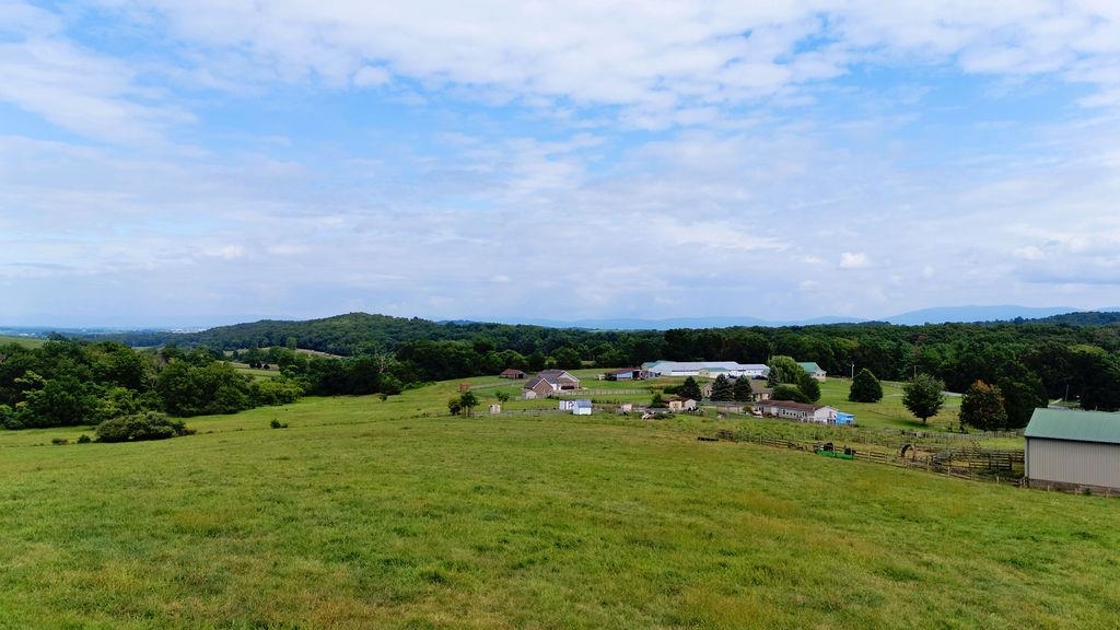 448 STUARTS DRAFT HWY, STAUNTON, Virginia 24401, 3 Bedrooms Bedrooms, ,2 BathroomsBathrooms,Residential,448 STUARTS DRAFT HWY,668141 MLS # 668141