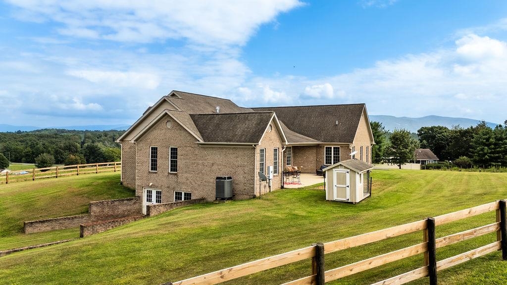 448 STUARTS DRAFT HWY, STAUNTON, Virginia 24401, 3 Bedrooms Bedrooms, ,2 BathroomsBathrooms,Residential,448 STUARTS DRAFT HWY,668141 MLS # 668141