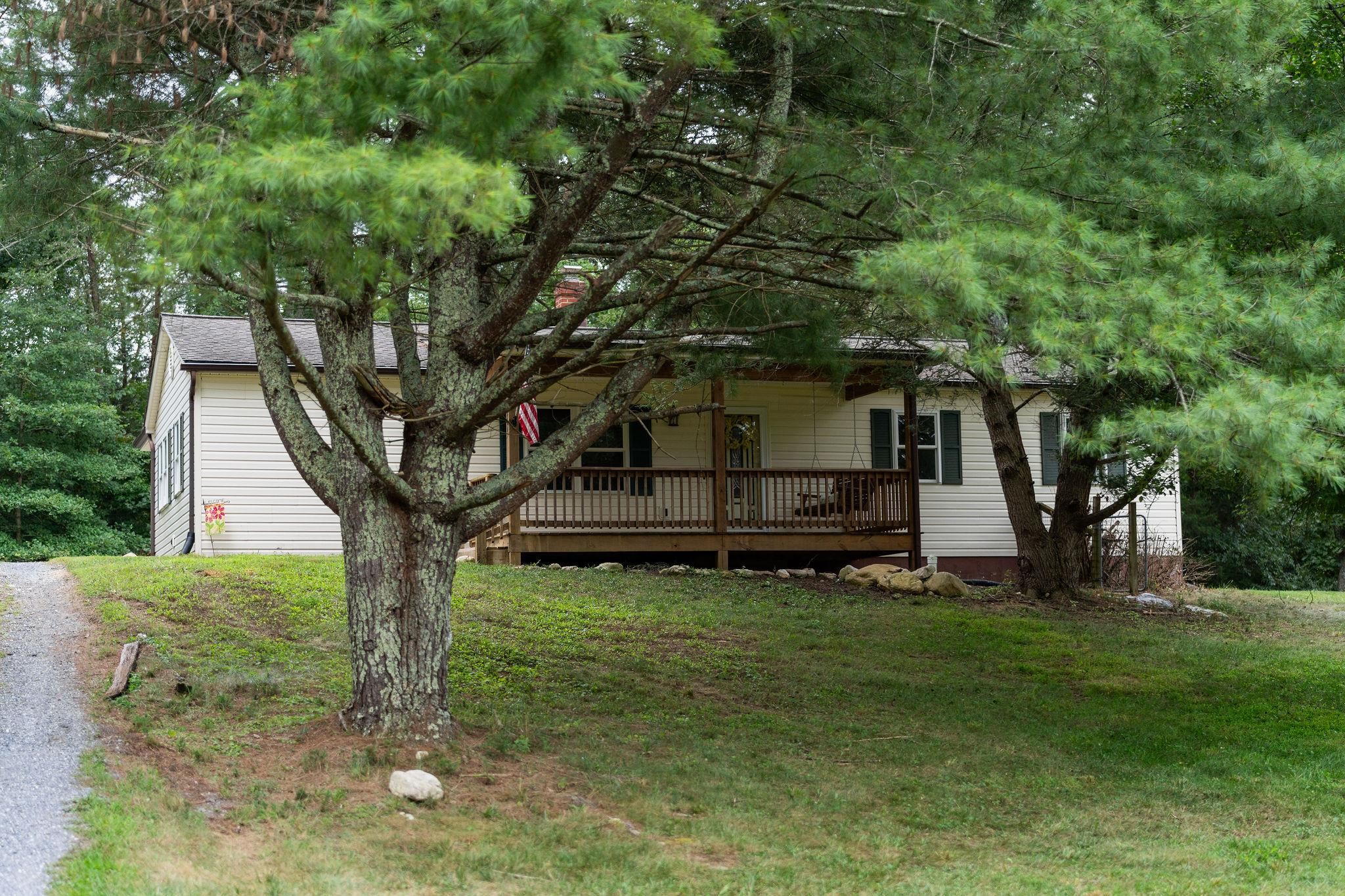 5264 COLD SPRINGS RD, RAPHINE, Virginia 24472, 3 Bedrooms Bedrooms, ,1 BathroomBathrooms,Residential,5264 COLD SPRINGS RD,668142 MLS # 668142