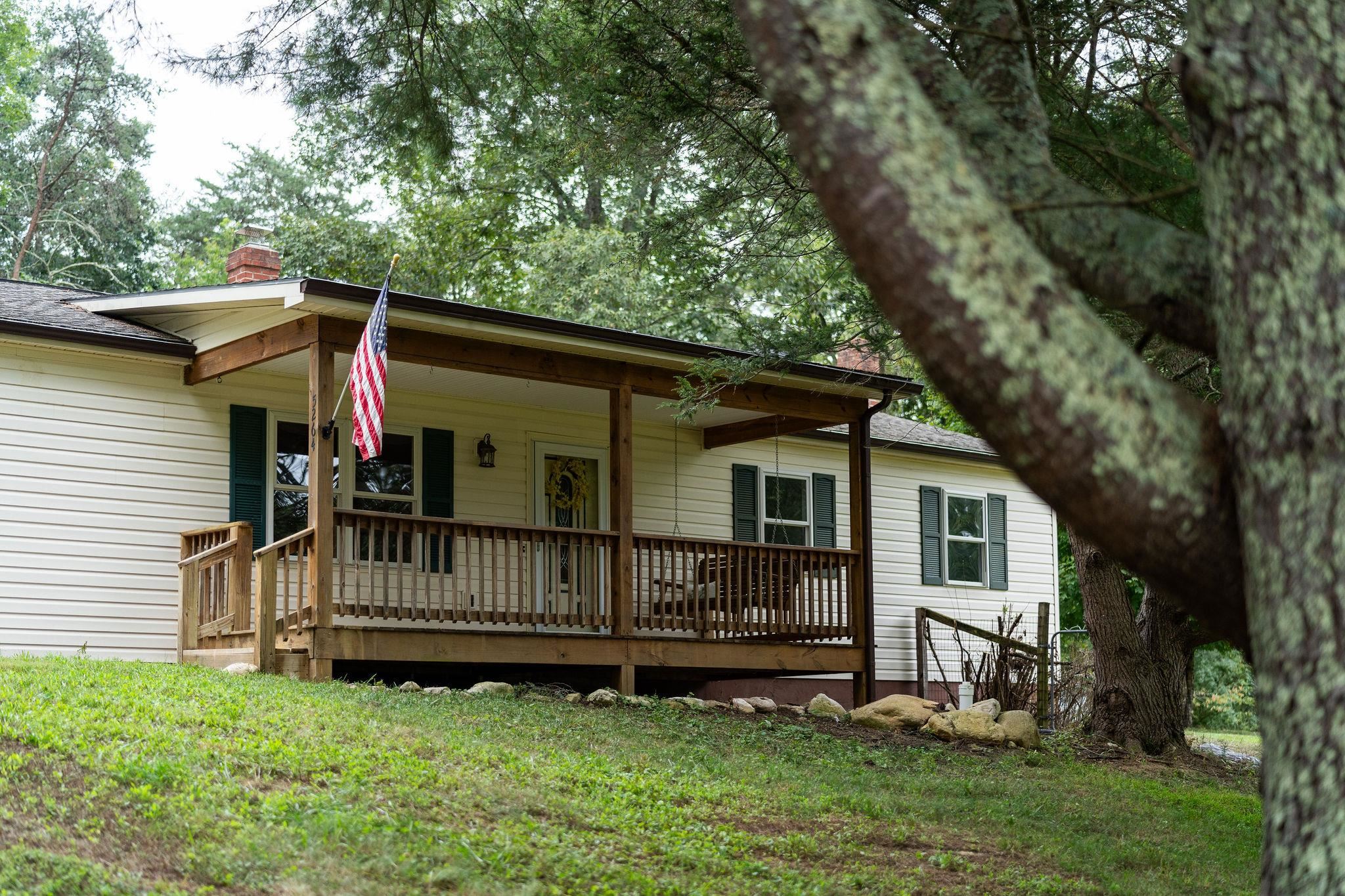 5264 COLD SPRINGS RD, RAPHINE, Virginia 24472, 3 Bedrooms Bedrooms, ,1 BathroomBathrooms,Residential,5264 COLD SPRINGS RD,668142 MLS # 668142
