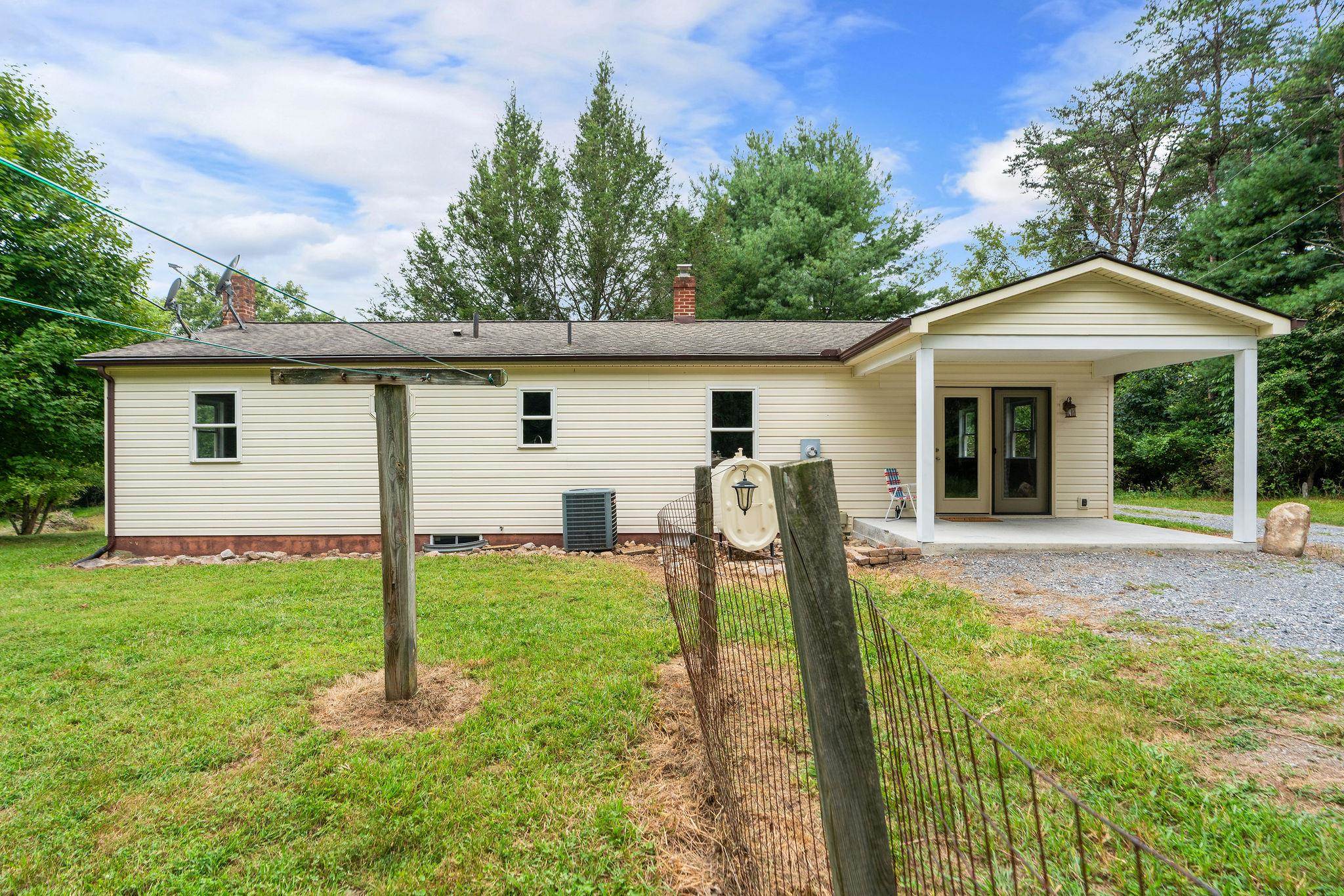 5264 COLD SPRINGS RD, RAPHINE, Virginia 24472, 3 Bedrooms Bedrooms, ,1 BathroomBathrooms,Residential,5264 COLD SPRINGS RD,668142 MLS # 668142