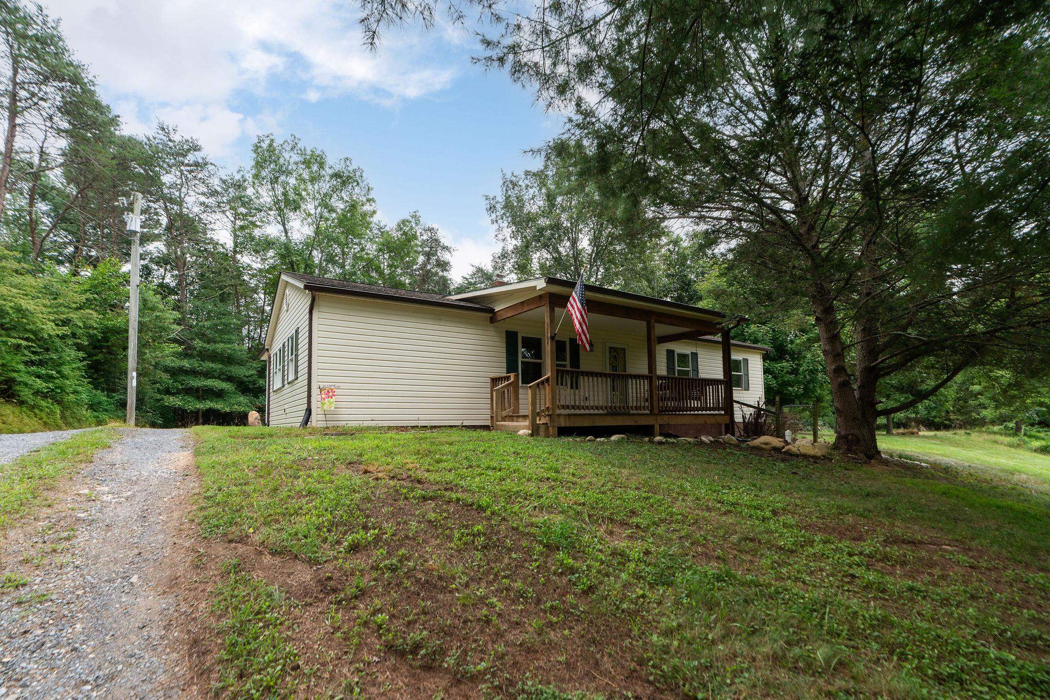 5264 COLD SPRINGS RD, RAPHINE, Virginia 24472, 3 Bedrooms Bedrooms, ,1 BathroomBathrooms,Residential,5264 COLD SPRINGS RD,668142 MLS # 668142