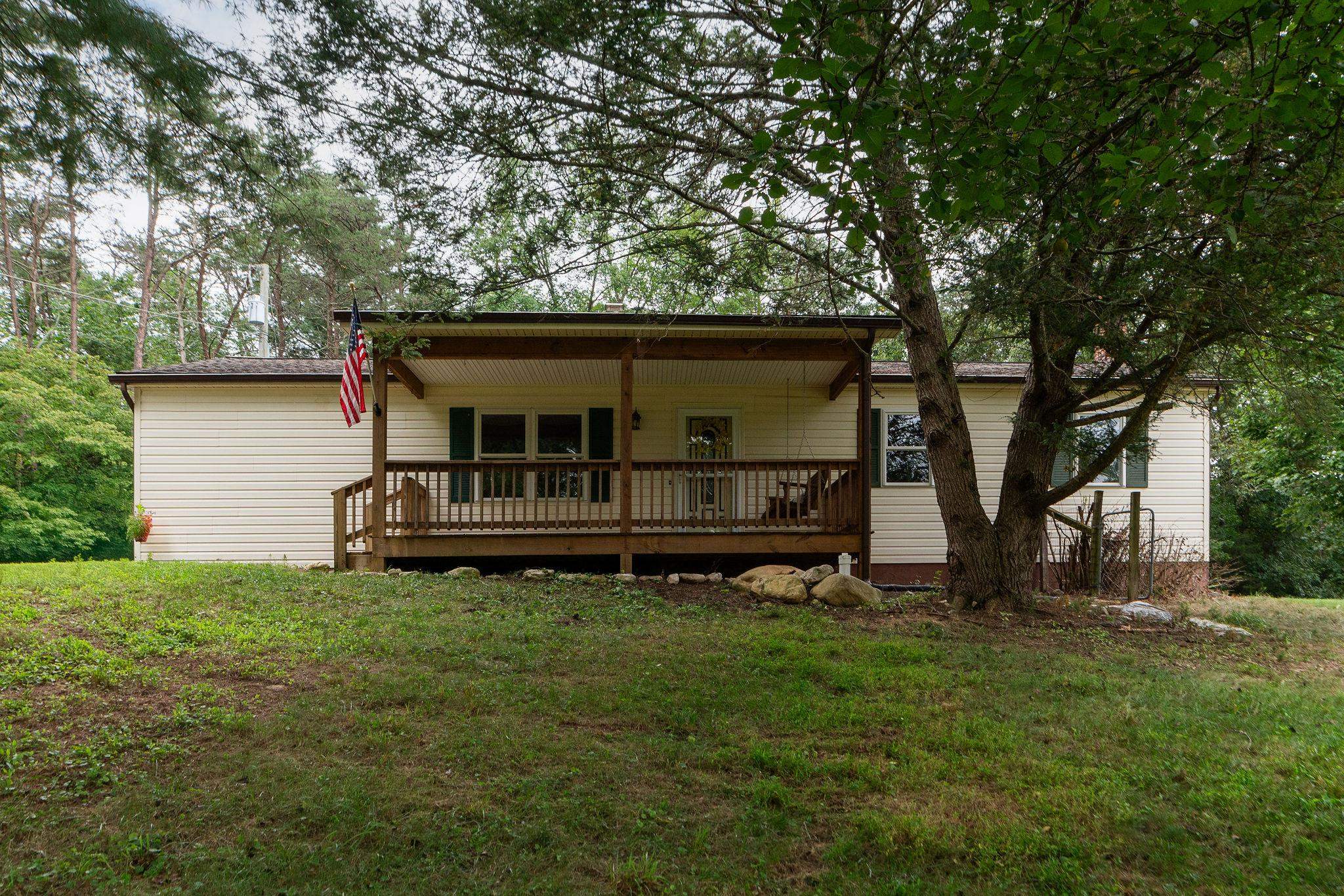 5264 COLD SPRINGS RD, RAPHINE, Virginia 24472, 3 Bedrooms Bedrooms, ,1 BathroomBathrooms,Residential,5264 COLD SPRINGS RD,668142 MLS # 668142