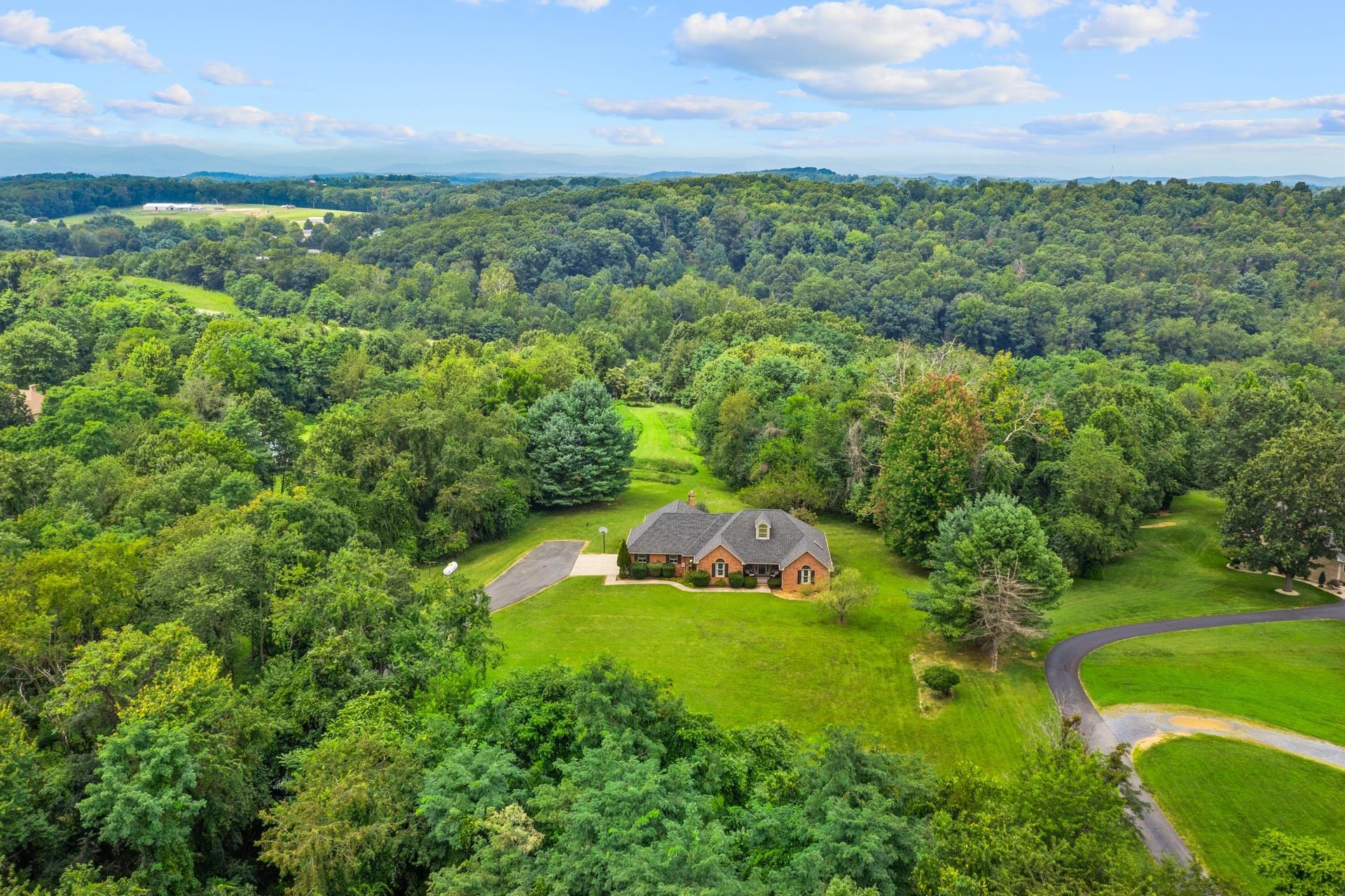 1856 B SPRING HILL RD, STAUNTON, Virginia 24401, 3 Bedrooms Bedrooms, ,2 BathroomsBathrooms,Residential,1856 B SPRING HILL RD,668143 MLS # 668143