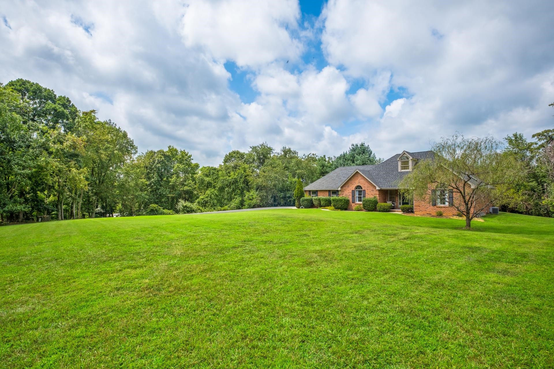 1856 B SPRING HILL RD, STAUNTON, Virginia 24401, 3 Bedrooms Bedrooms, ,2 BathroomsBathrooms,Residential,1856 B SPRING HILL RD,668143 MLS # 668143