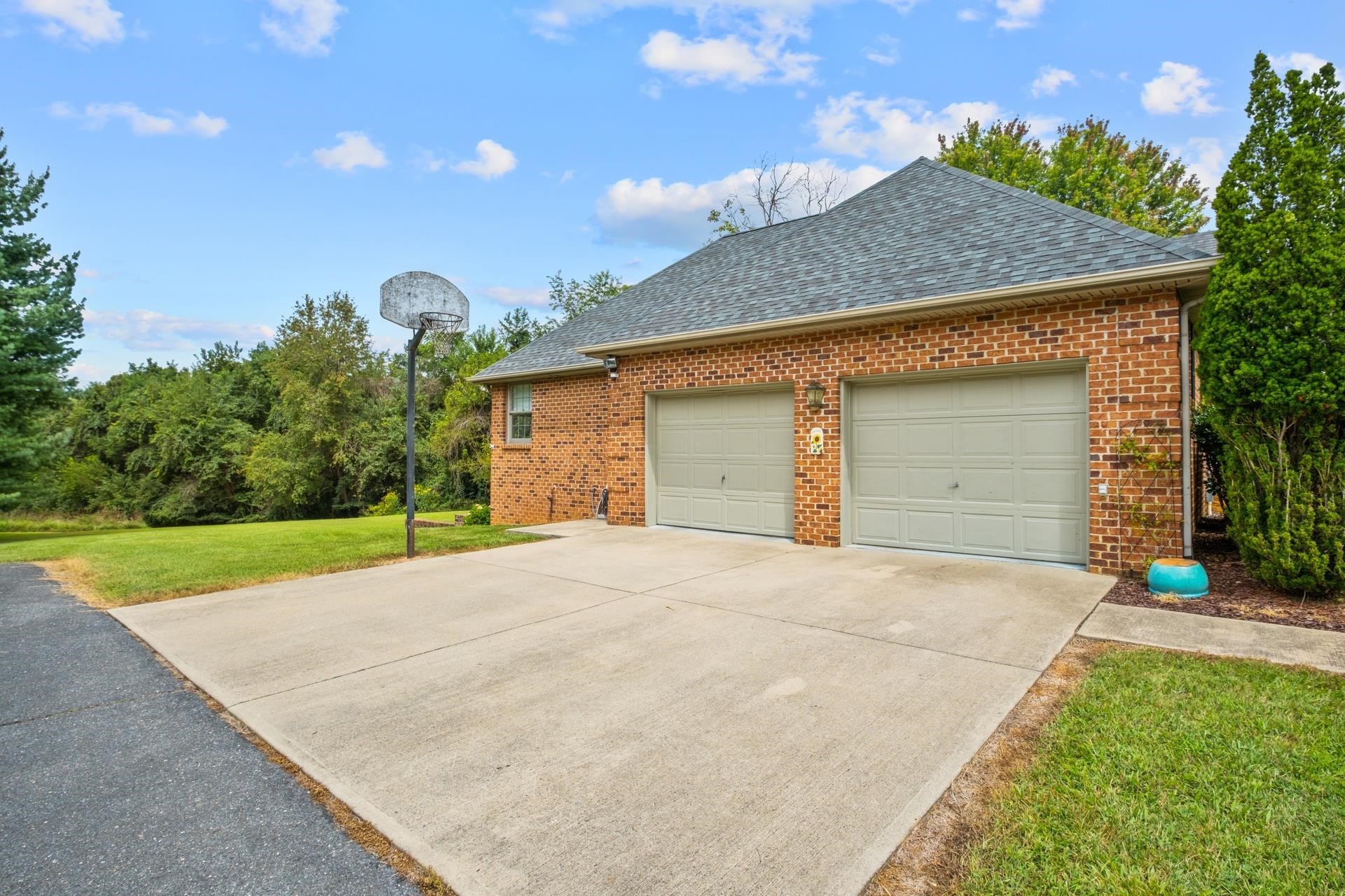 1856 B SPRING HILL RD, STAUNTON, Virginia 24401, 3 Bedrooms Bedrooms, ,2 BathroomsBathrooms,Residential,1856 B SPRING HILL RD,668143 MLS # 668143