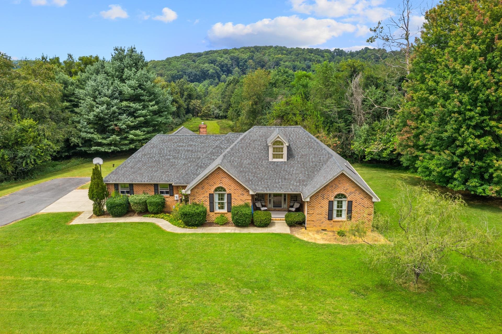 1856 B SPRING HILL RD, STAUNTON, Virginia 24401, 3 Bedrooms Bedrooms, ,2 BathroomsBathrooms,Residential,1856 B SPRING HILL RD,668143 MLS # 668143