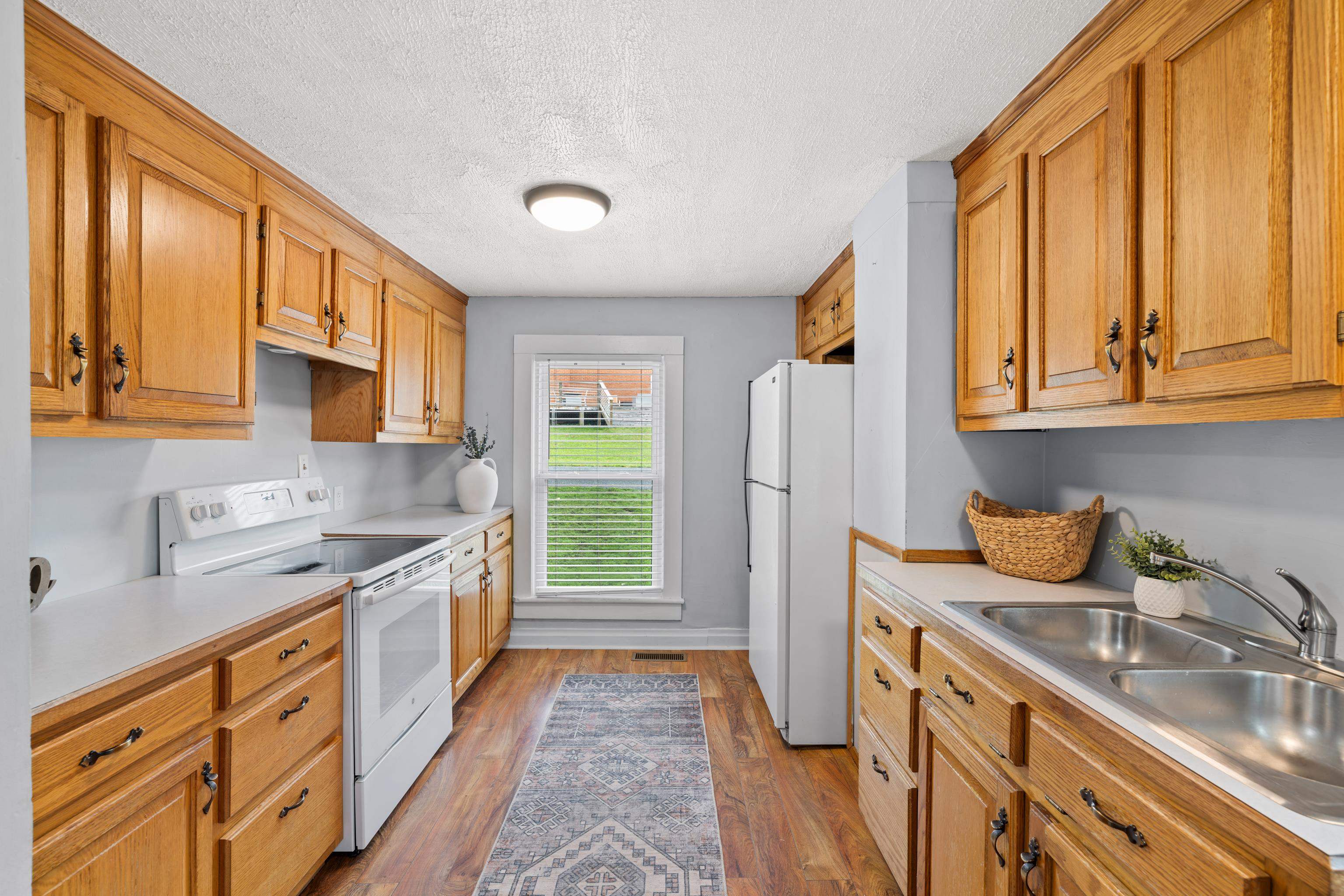 1315 CHURCHVILLE AVE, STAUNTON, Virginia 24401, 2 Bedrooms Bedrooms, ,1 BathroomBathrooms,Residential,1315 CHURCHVILLE AVE,668144 MLS # 668144