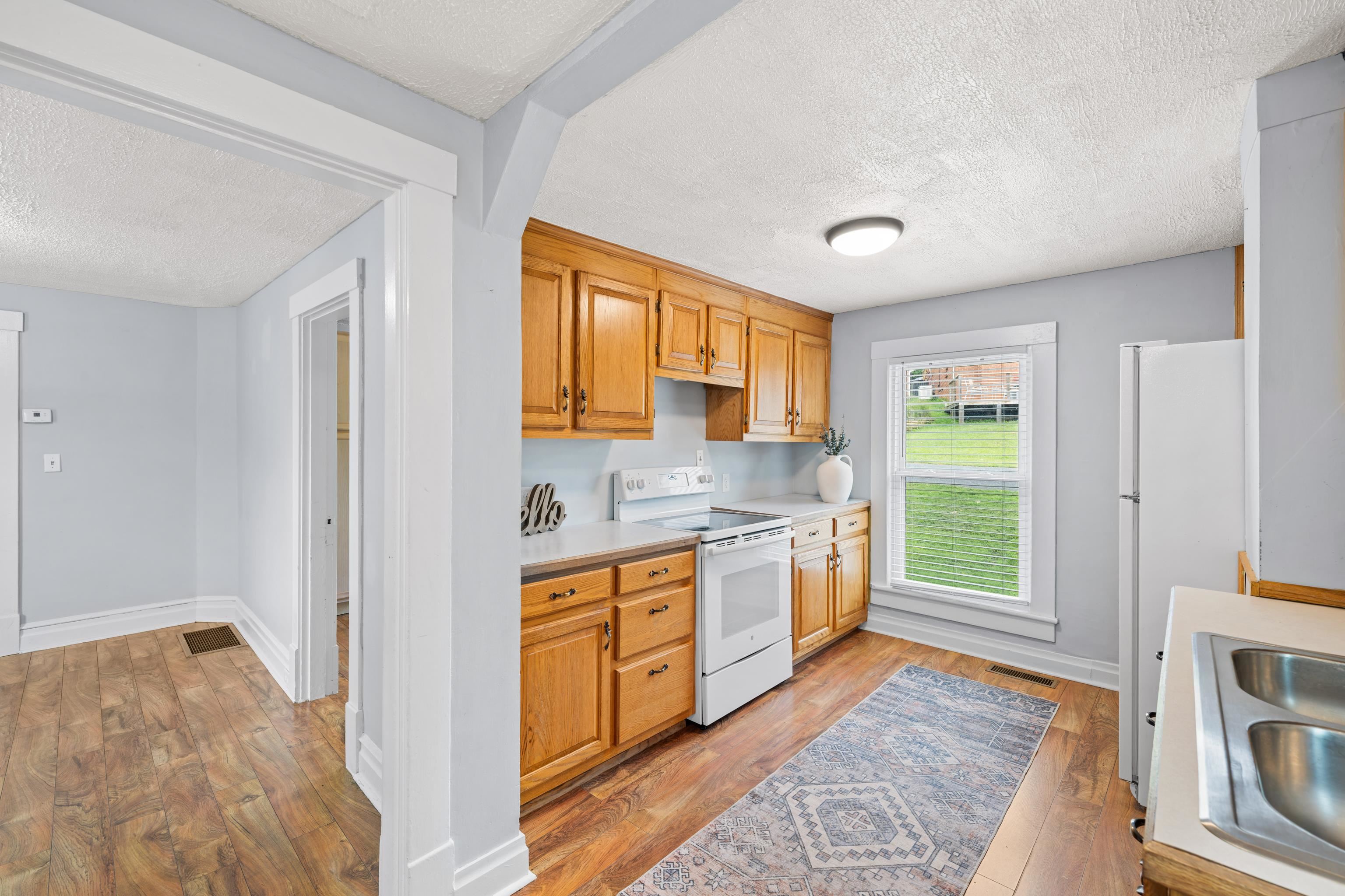 1315 CHURCHVILLE AVE, STAUNTON, Virginia 24401, 2 Bedrooms Bedrooms, ,1 BathroomBathrooms,Residential,1315 CHURCHVILLE AVE,668144 MLS # 668144