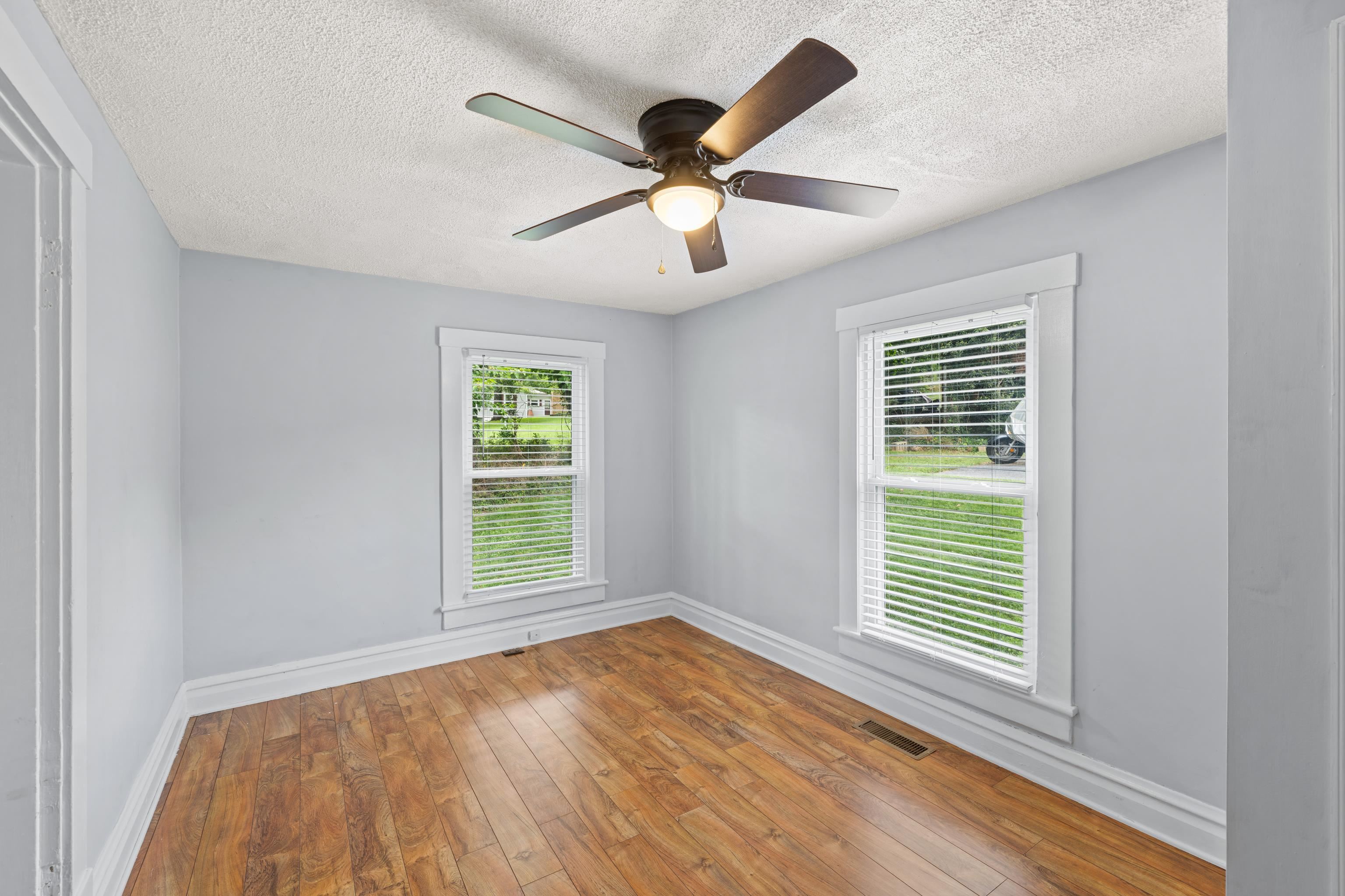 1315 CHURCHVILLE AVE, STAUNTON, Virginia 24401, 2 Bedrooms Bedrooms, ,1 BathroomBathrooms,Residential,1315 CHURCHVILLE AVE,668144 MLS # 668144