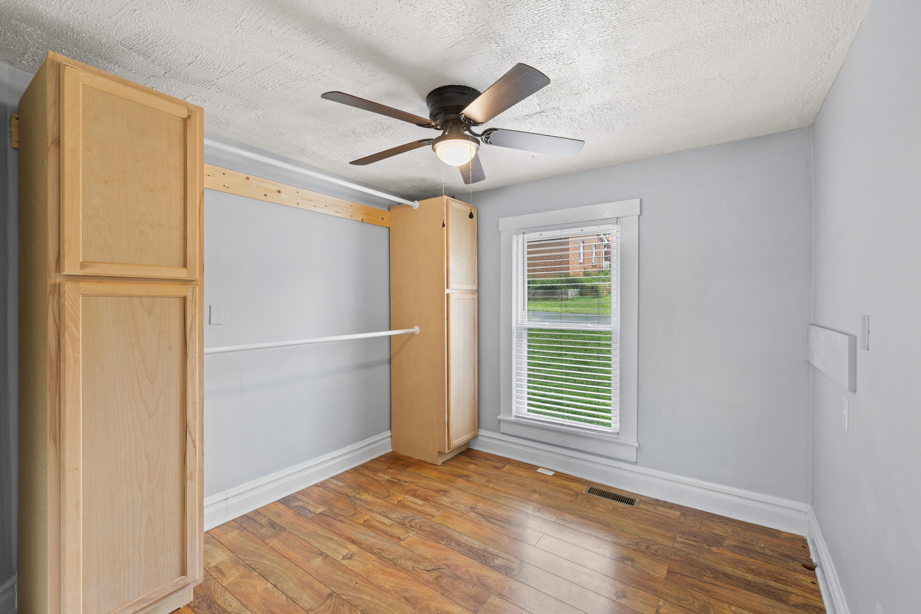 1315 CHURCHVILLE AVE, STAUNTON, Virginia 24401, 2 Bedrooms Bedrooms, ,1 BathroomBathrooms,Residential,1315 CHURCHVILLE AVE,668144 MLS # 668144