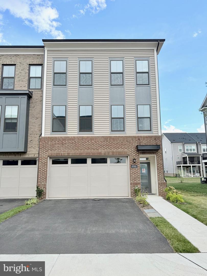 43011 DEBONAIR TER, ASHBURN, Virginia 20148, 3 Bedrooms Bedrooms, ,3 BathroomsBathrooms,Residential,For sale,43011 DEBONAIR TER,VALO2104994 MLS # VALO2104994