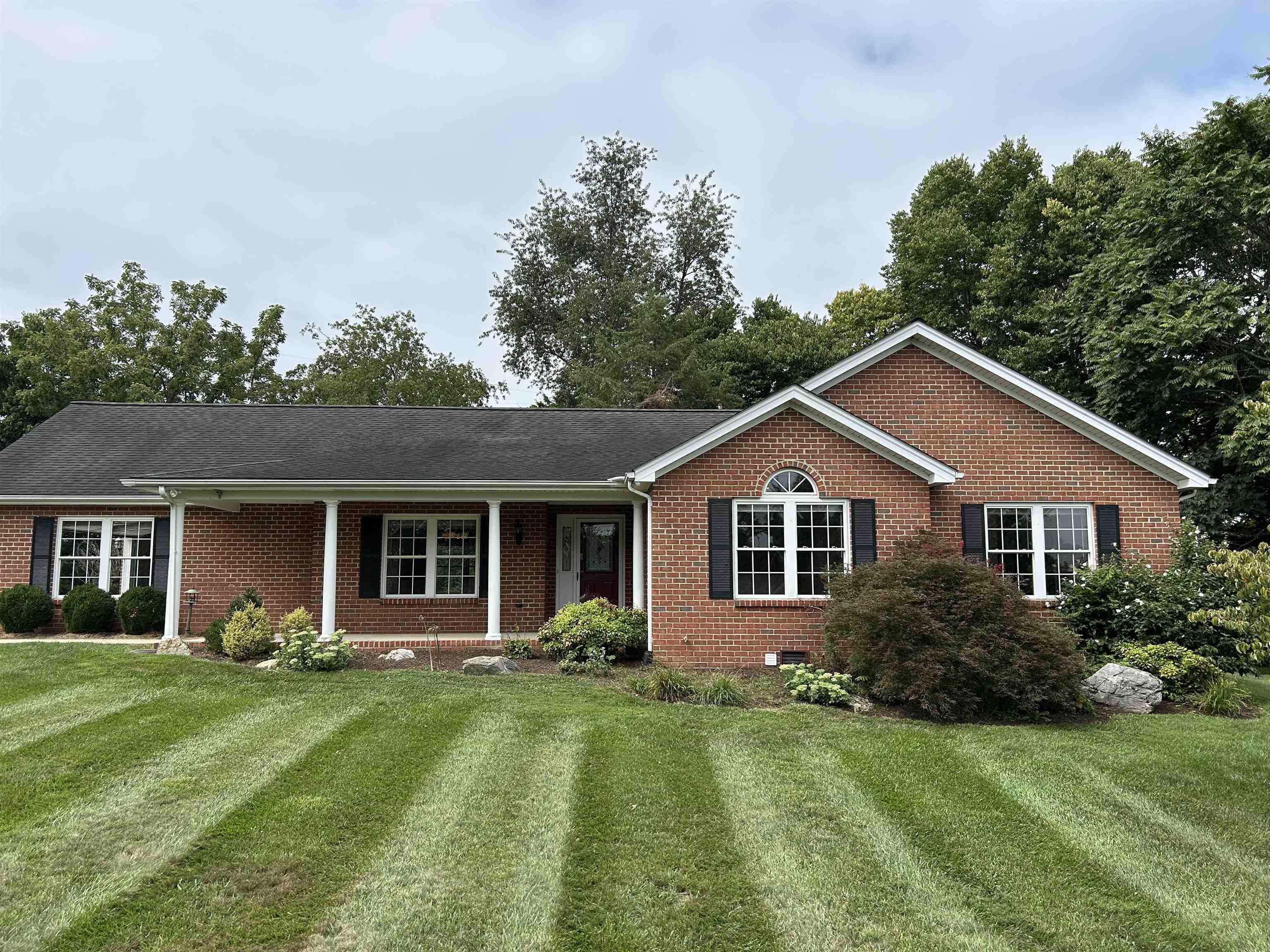 539 OAK GROVE CHURCH RD, WAYNESBORO, Virginia 22980, 3 Bedrooms Bedrooms, ,2 BathroomsBathrooms,Residential,539 OAK GROVE CHURCH RD,668157 MLS # 668157