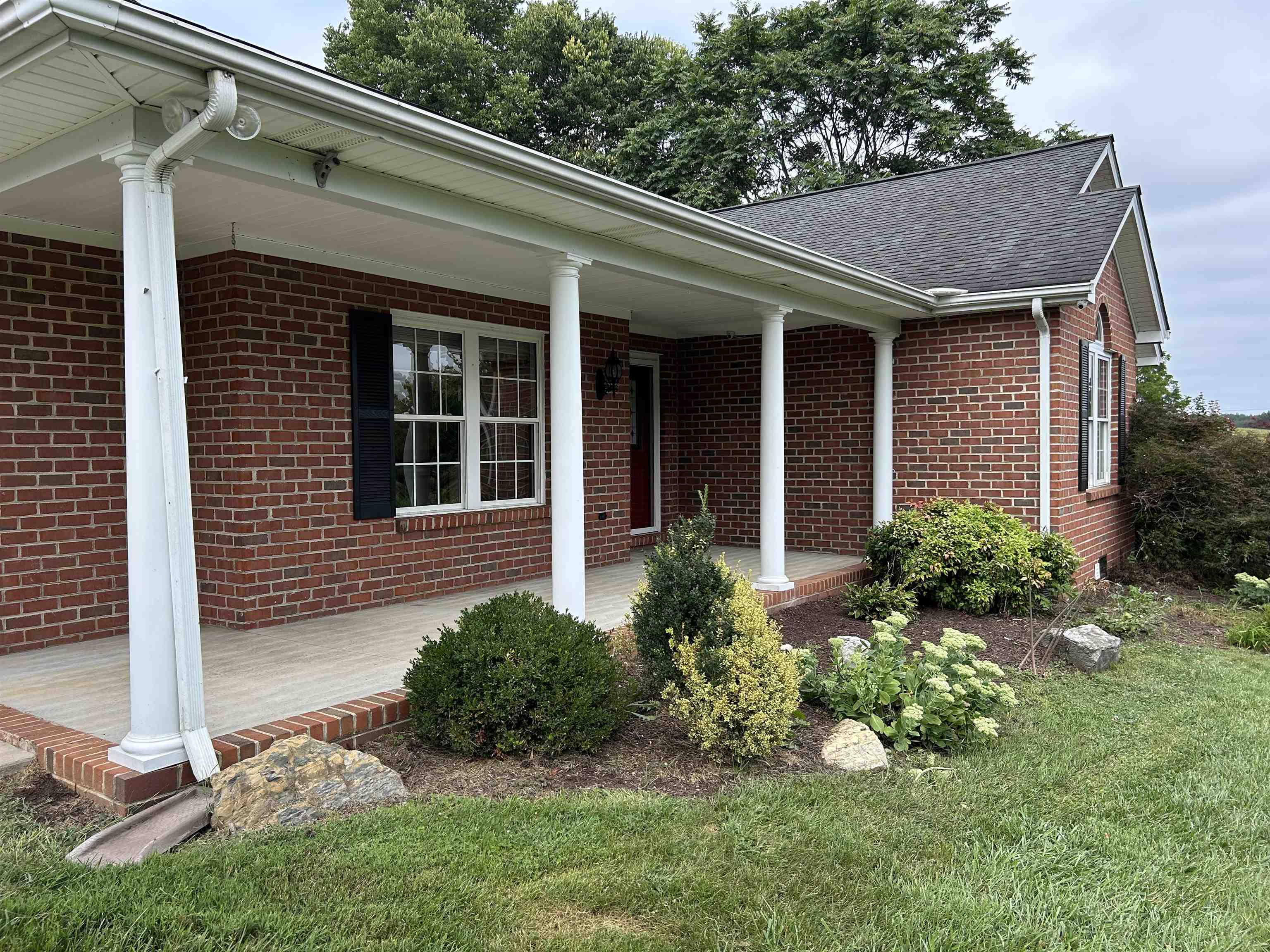 539 OAK GROVE CHURCH RD, WAYNESBORO, Virginia 22980, 3 Bedrooms Bedrooms, ,2 BathroomsBathrooms,Residential,539 OAK GROVE CHURCH RD,668157 MLS # 668157