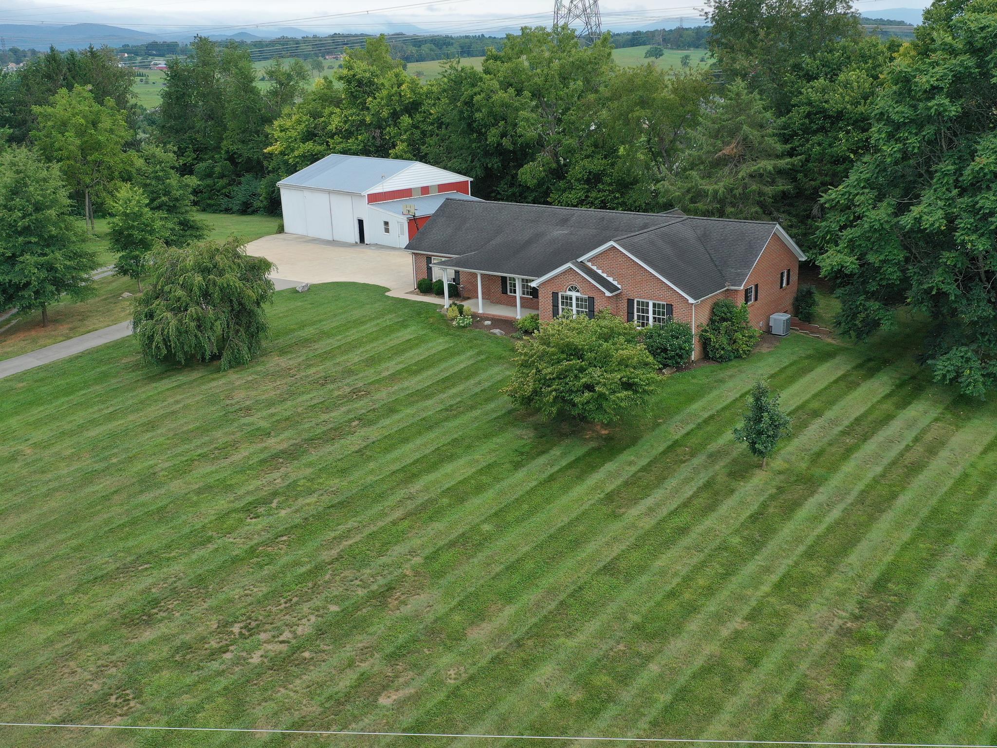 539 OAK GROVE CHURCH RD, WAYNESBORO, Virginia 22980, 3 Bedrooms Bedrooms, ,2 BathroomsBathrooms,Residential,539 OAK GROVE CHURCH RD,668157 MLS # 668157