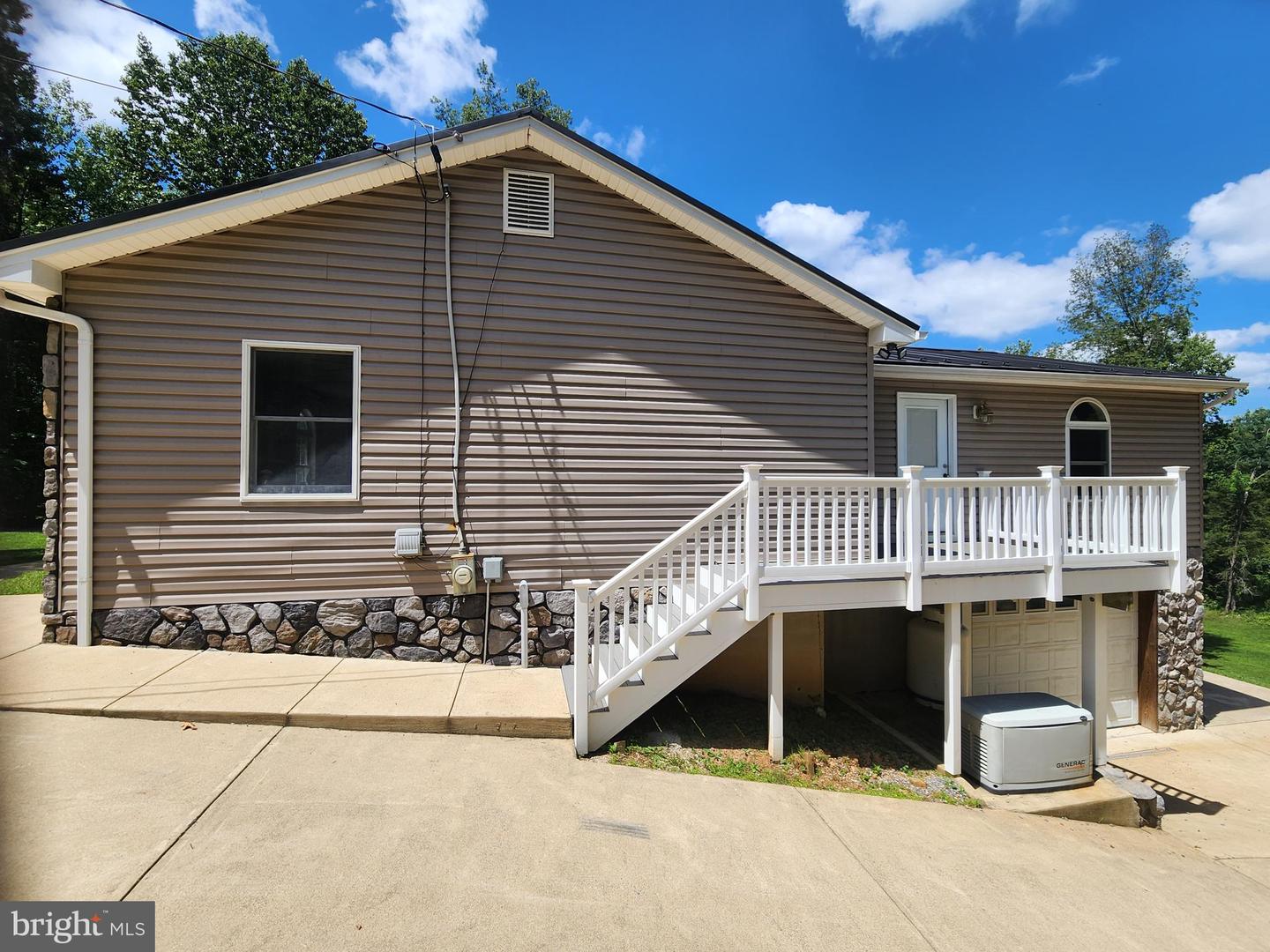 302 HIDDEN VIEW LN, FRONT ROYAL, Virginia 22630, 3 Bedrooms Bedrooms, ,3 BathroomsBathrooms,Residential,For sale,302 HIDDEN VIEW LN,VAWR2012040 MLS # VAWR2012040