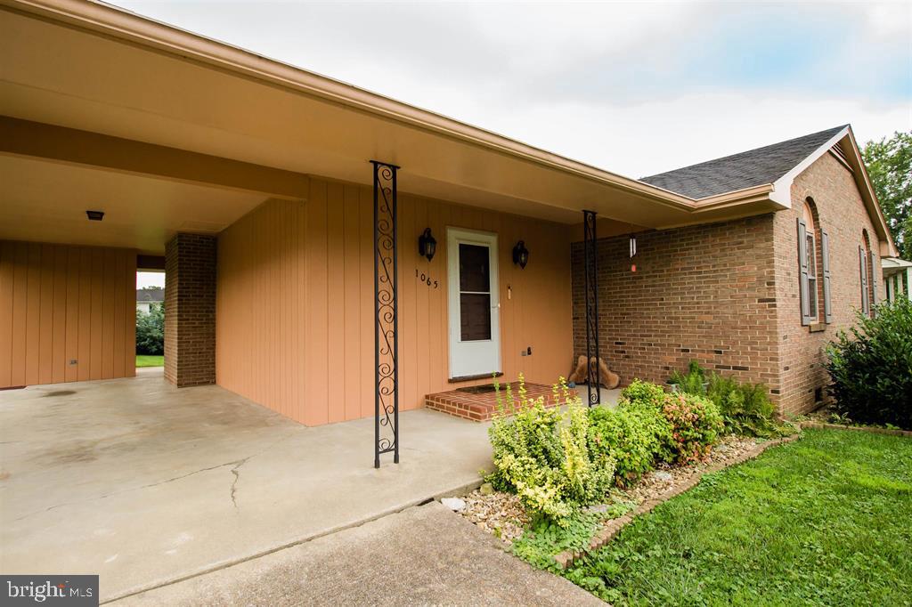 1065 BOBWHITE PL, HARRISONBURG, Virginia 22802, 3 Bedrooms Bedrooms, ,2 BathroomsBathrooms,Residential,For sale,1065 BOBWHITE PL,VAHC2000470 MLS # VAHC2000470